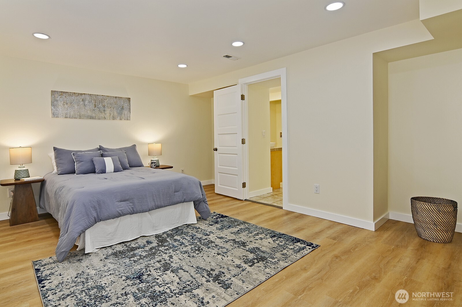 17221 Palatine Avenue N