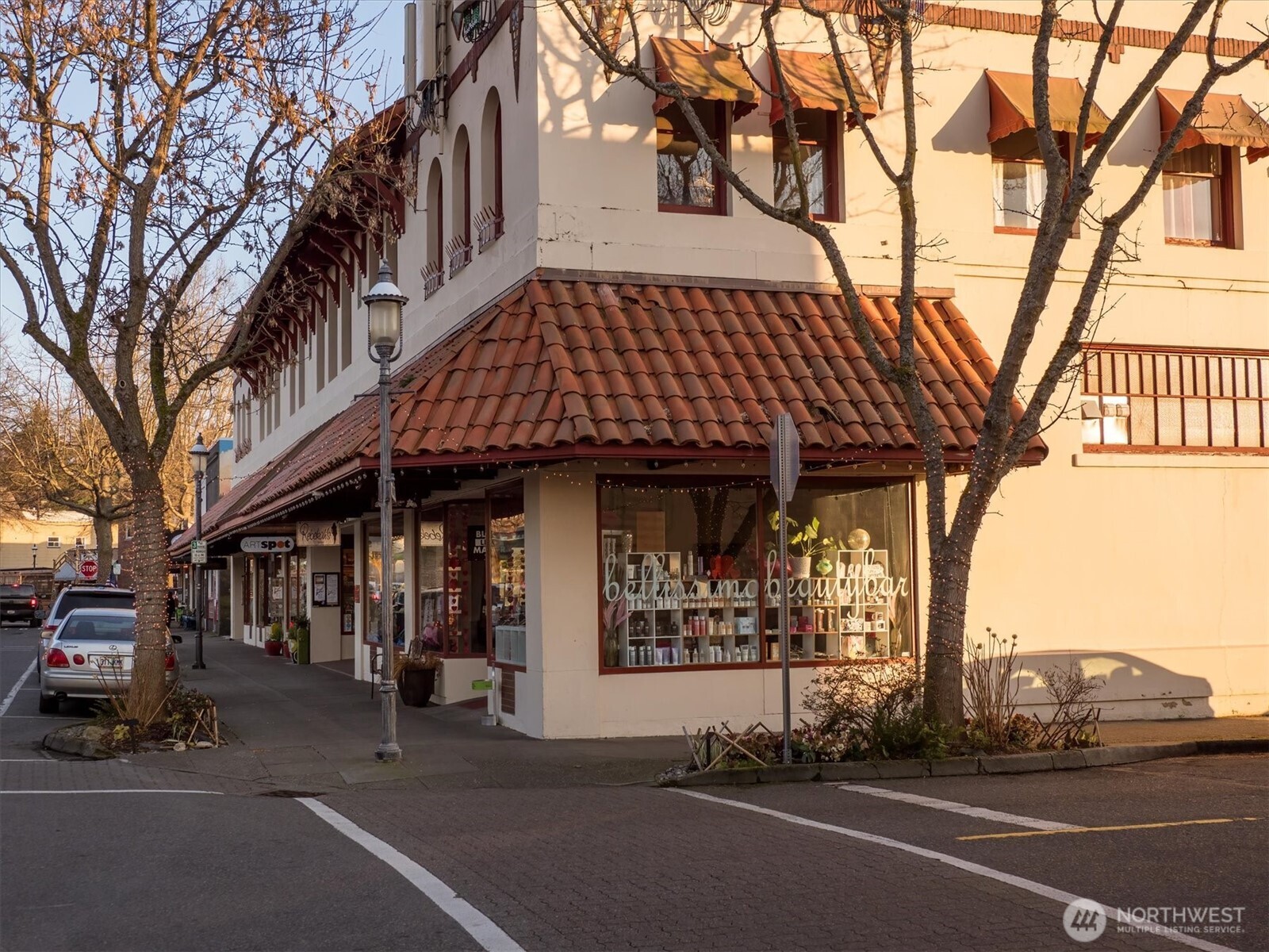 535 Walnut Street Unit: 202