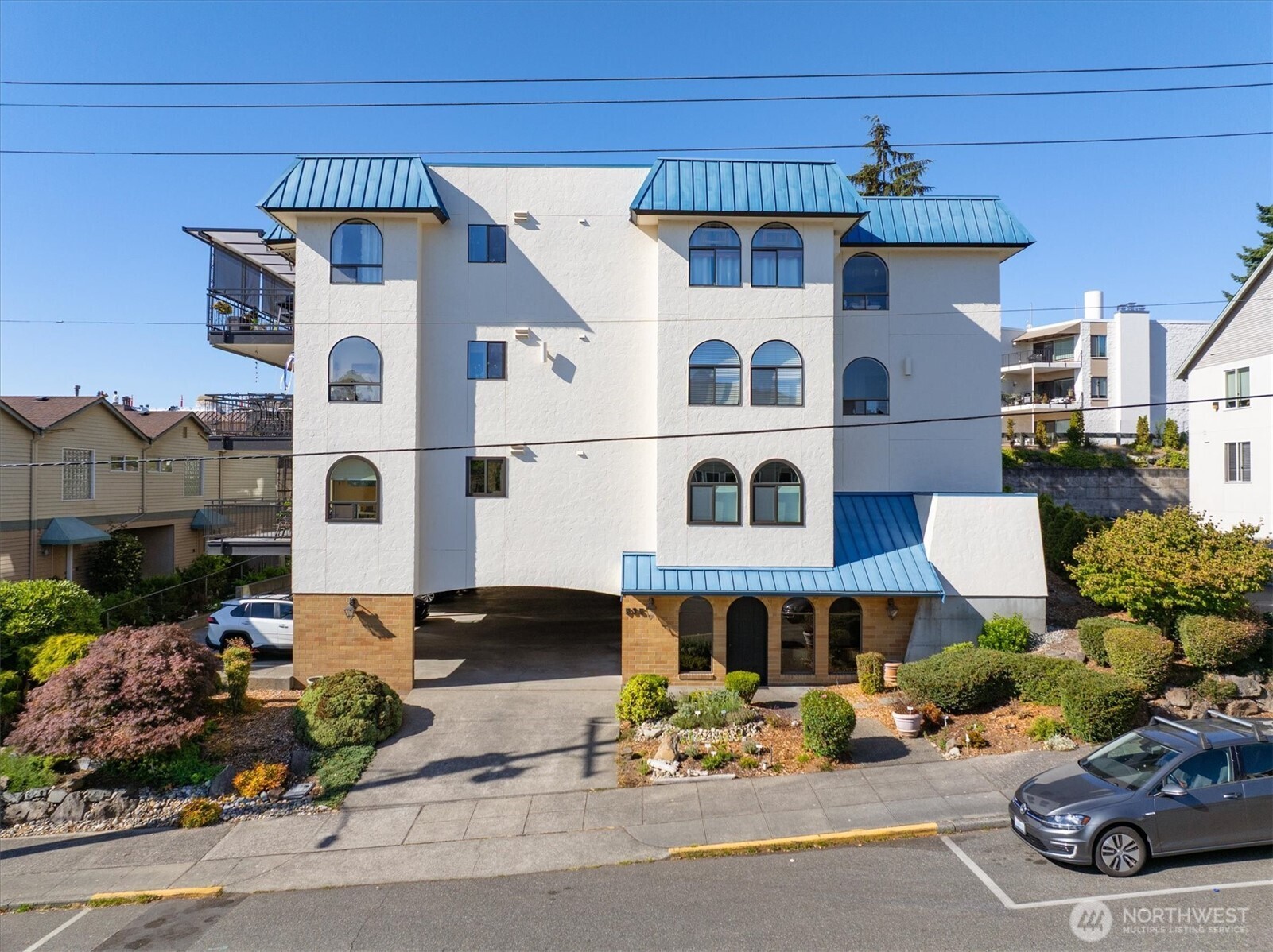 535 Walnut Street Unit: 202