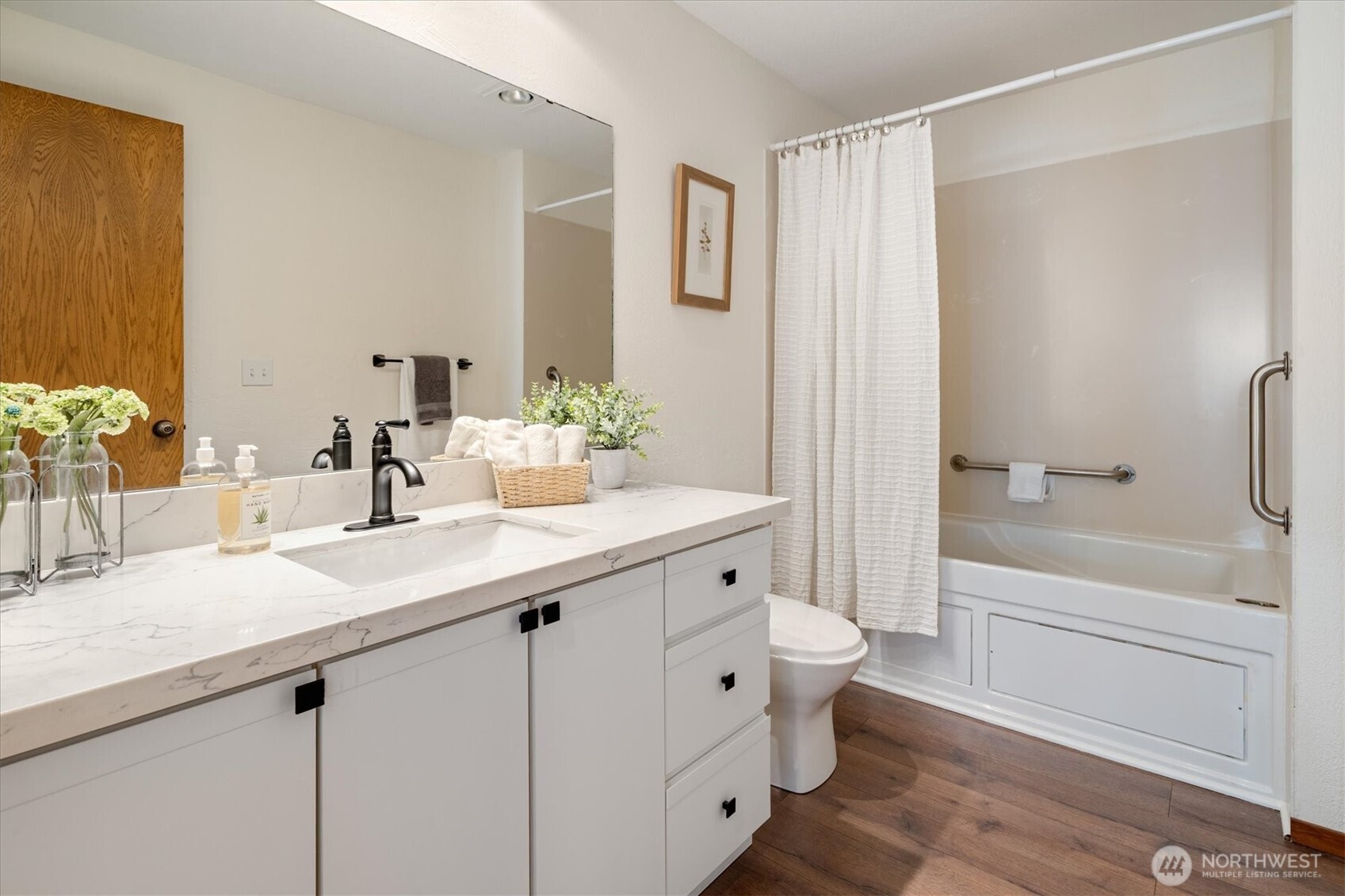 535 Walnut Street Unit: 202