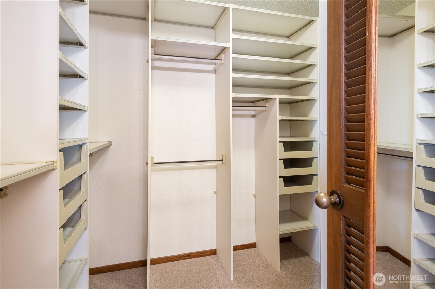 535 Walnut Street Unit: 202