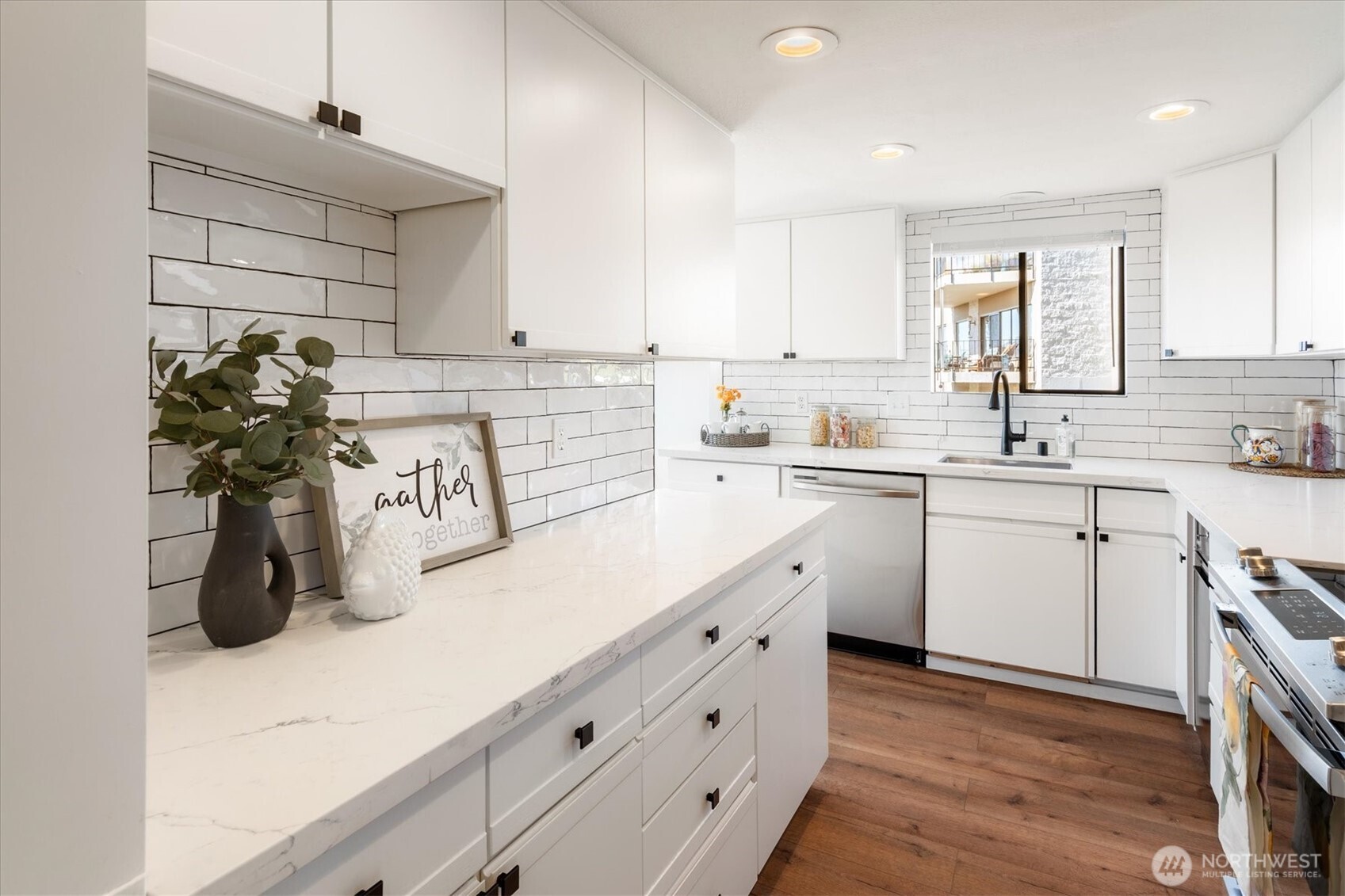 535 Walnut Street Unit: 202