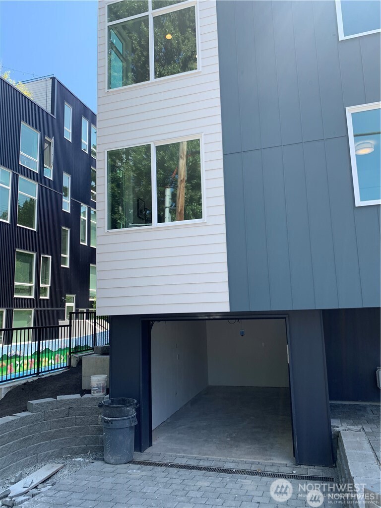 16 Etruia Street Unit: B