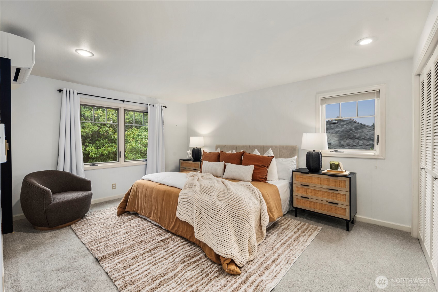 6022 Vassar Avenue NE