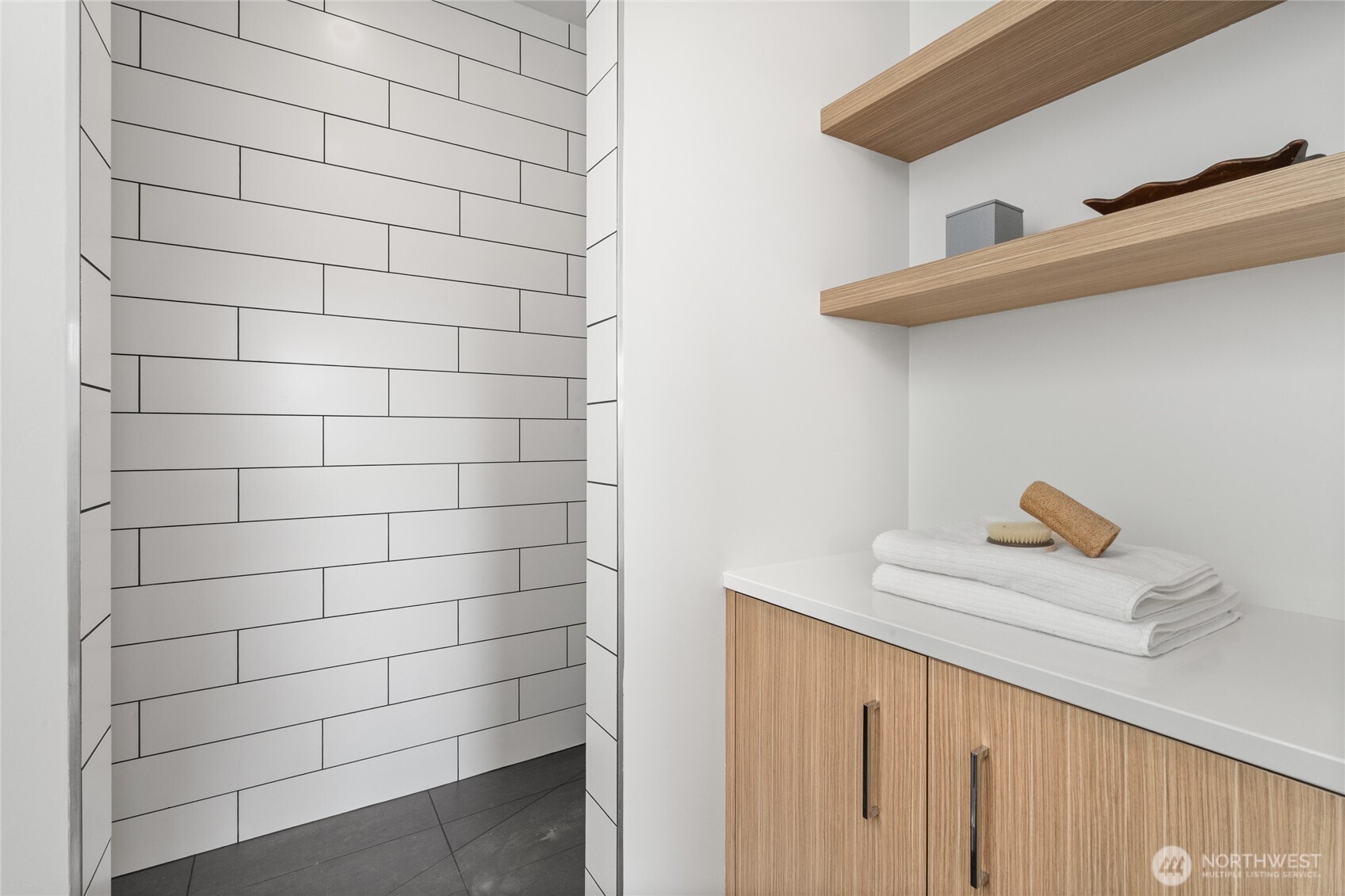 2357 Yale Avenue E Unit: B