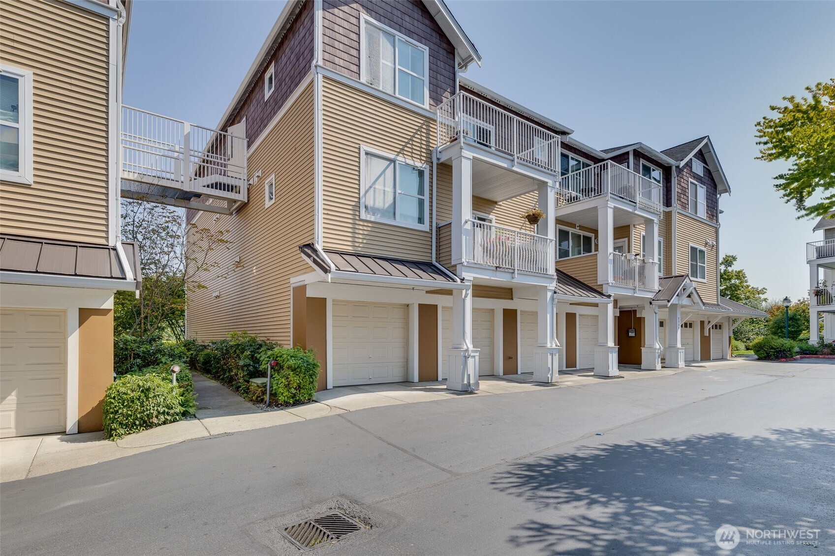 2960 SW Raymond Street Unit: 204