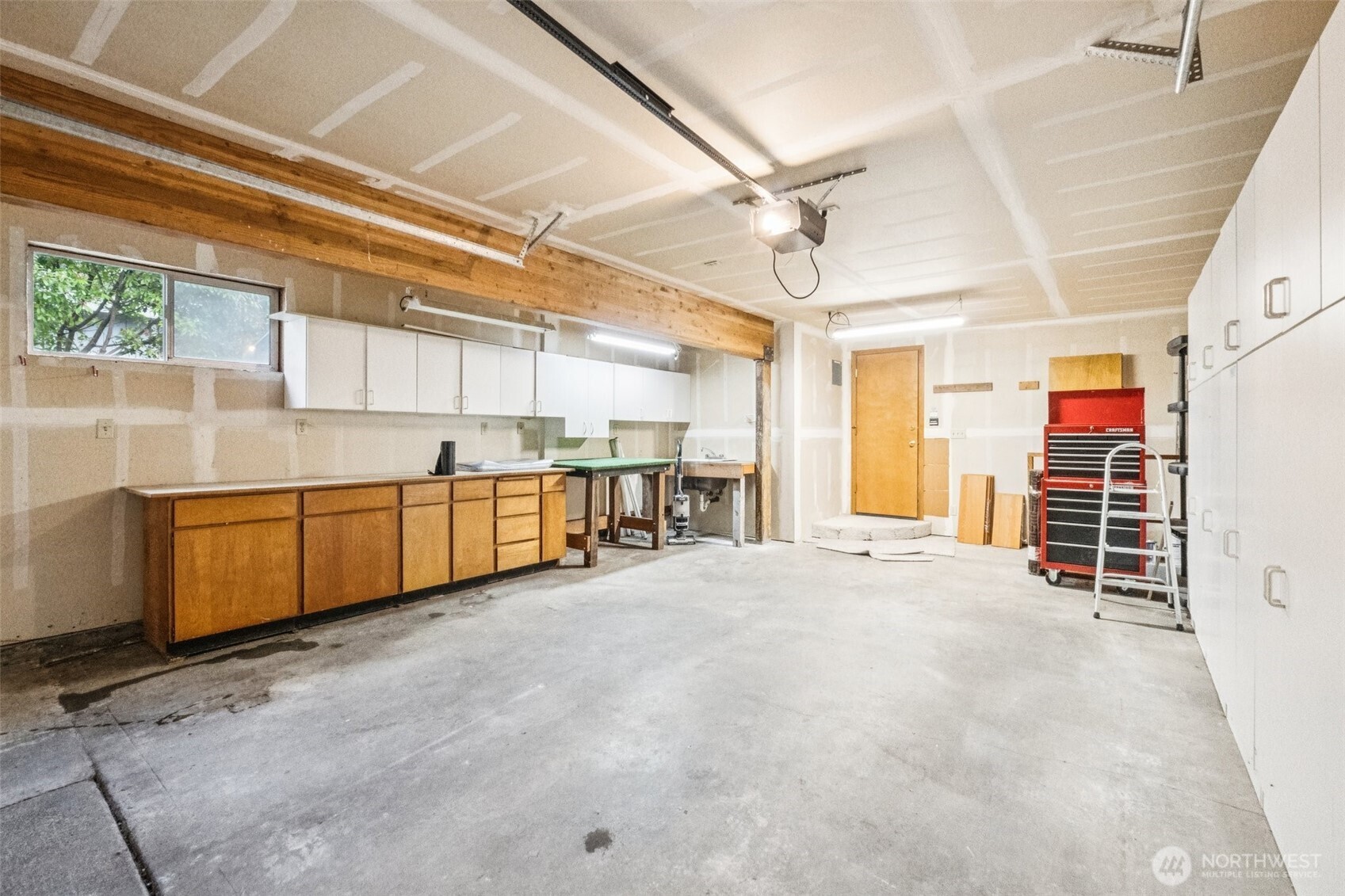 2531 NE 204th Street