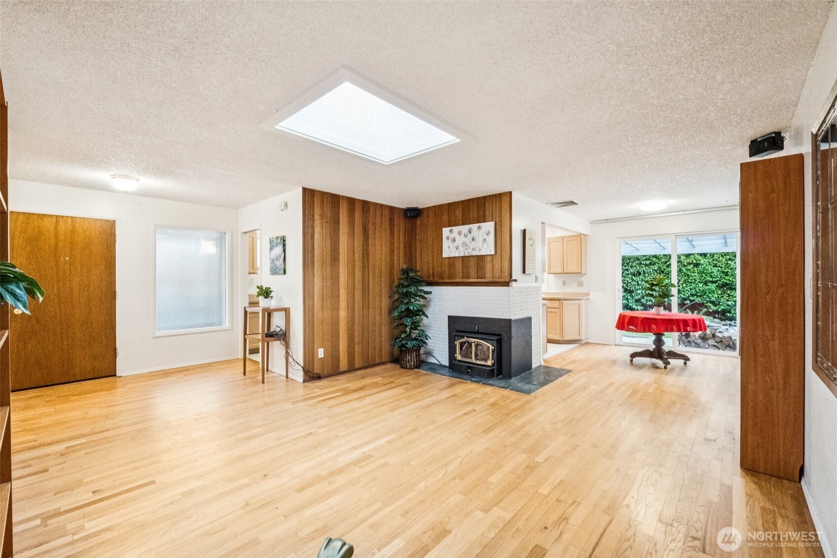 2531 NE 204th Street