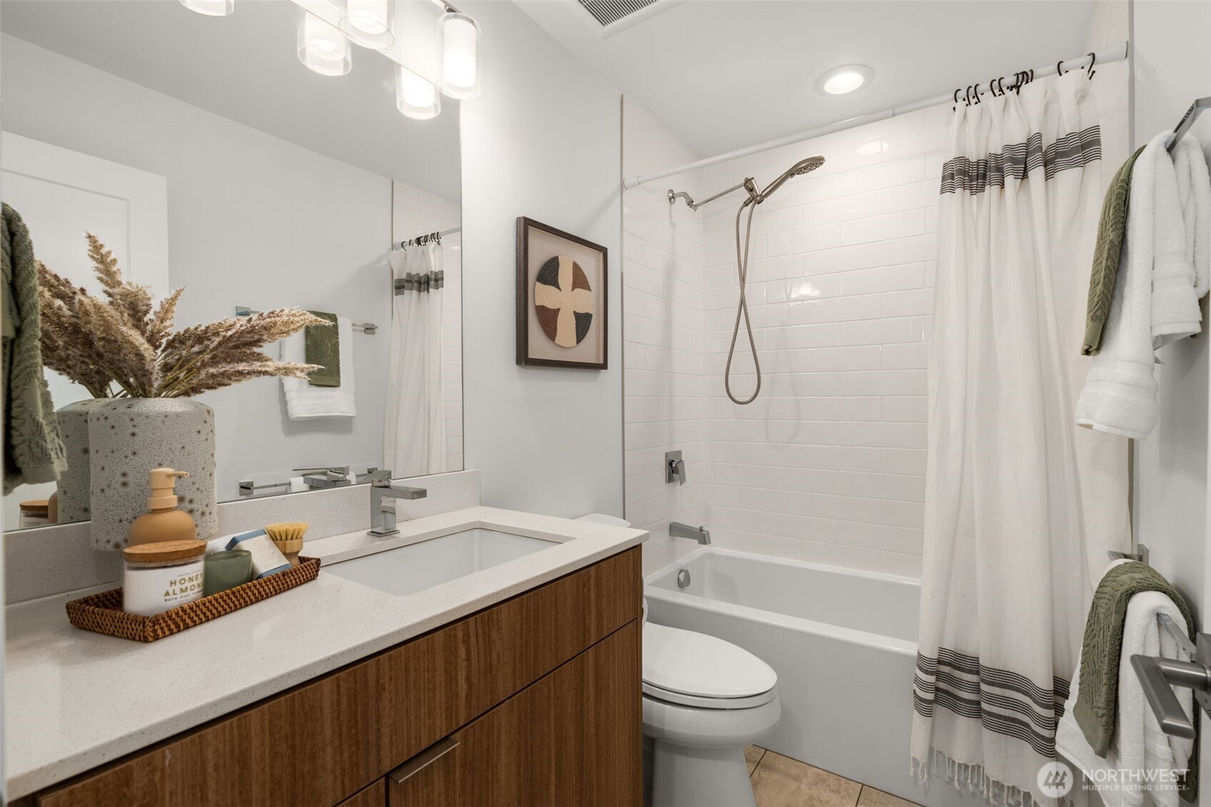 6454 NE 181st Street Unit: 102