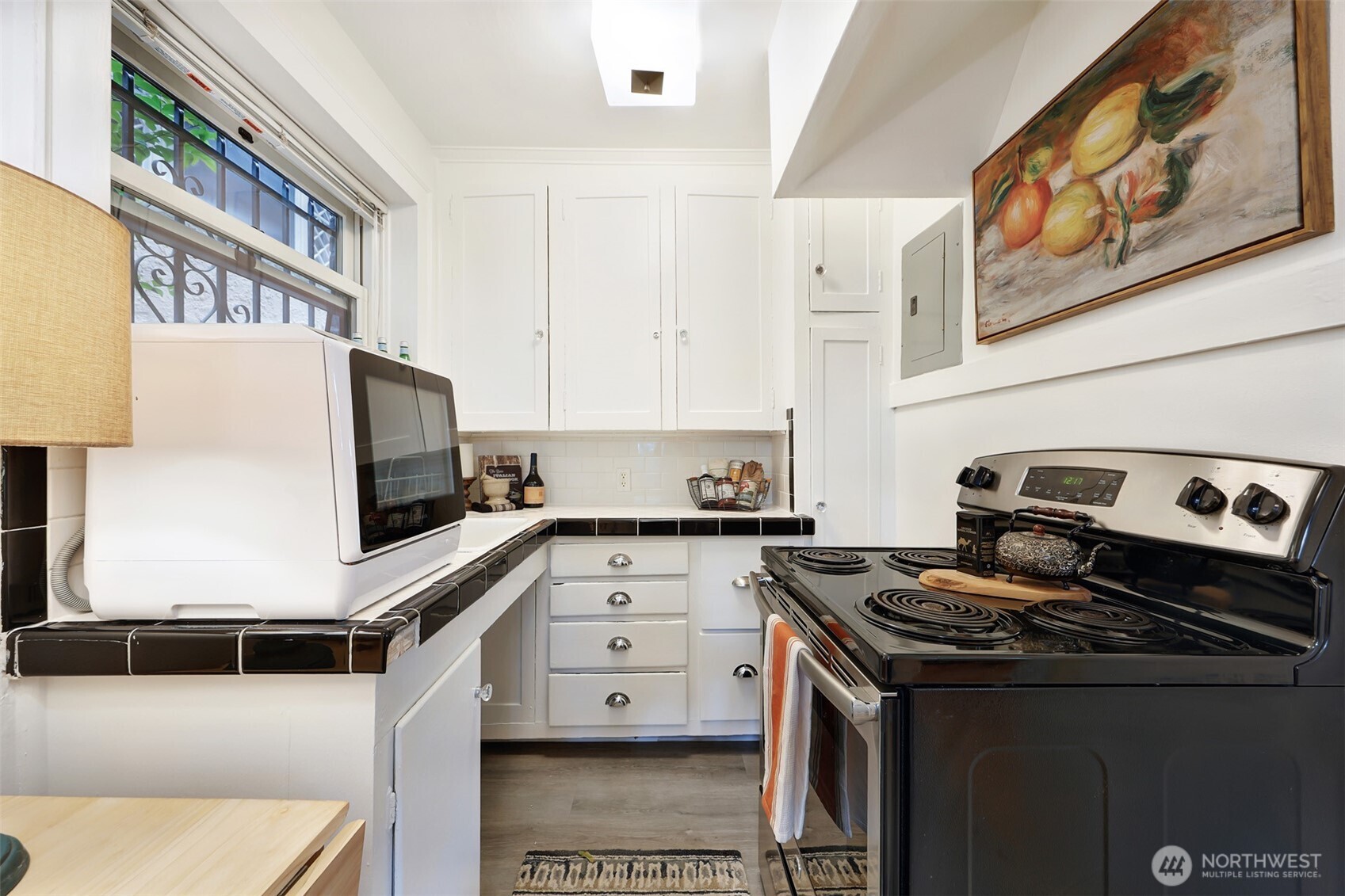 525 16th Avenue E Unit: 102