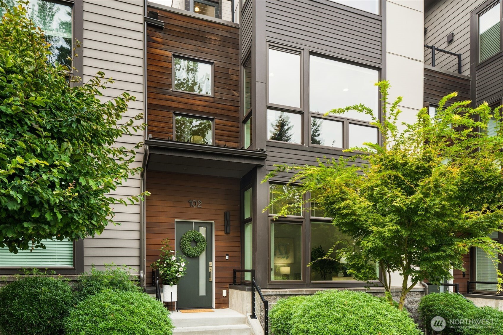 6454 NE 181st Street Unit: 102