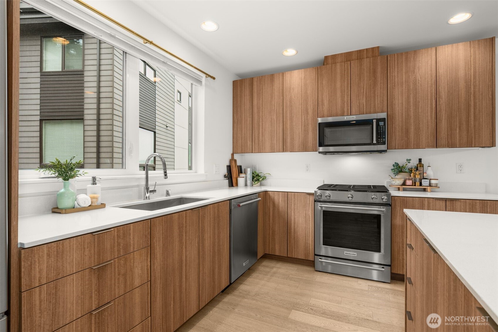 6454 NE 181st Street Unit: 102