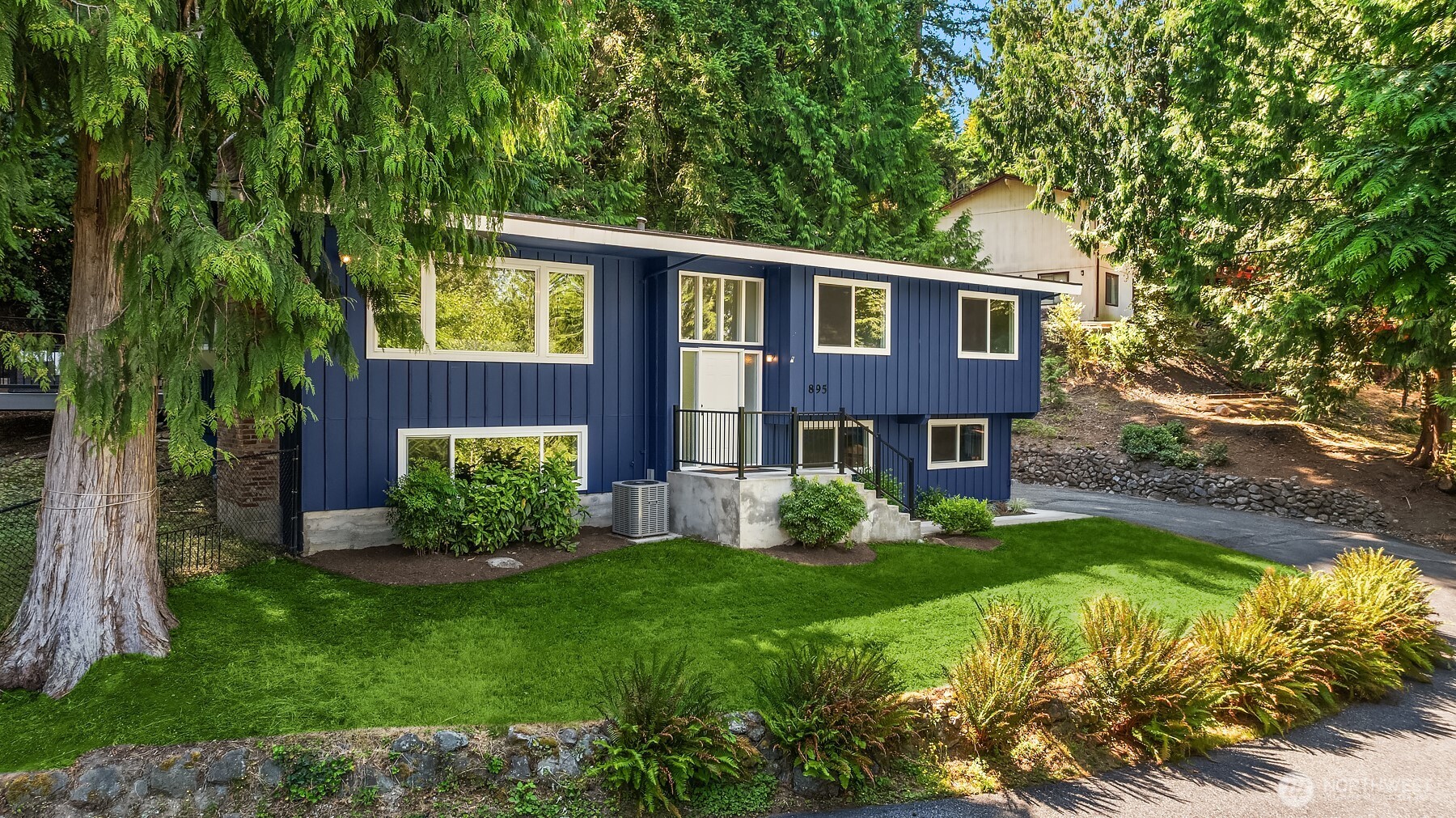 895 Wildwood Boulevard SW