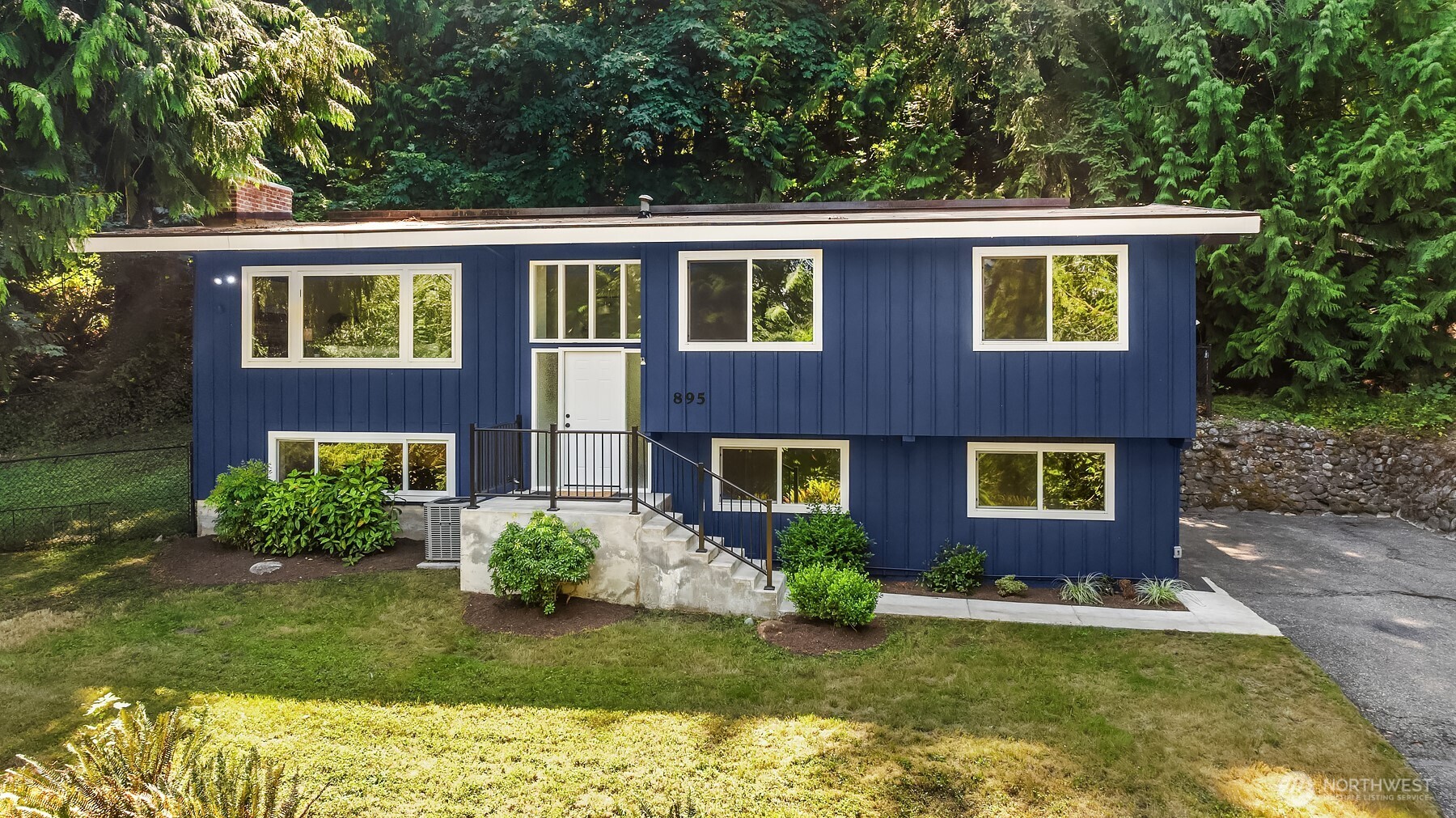 895 Wildwood Boulevard SW