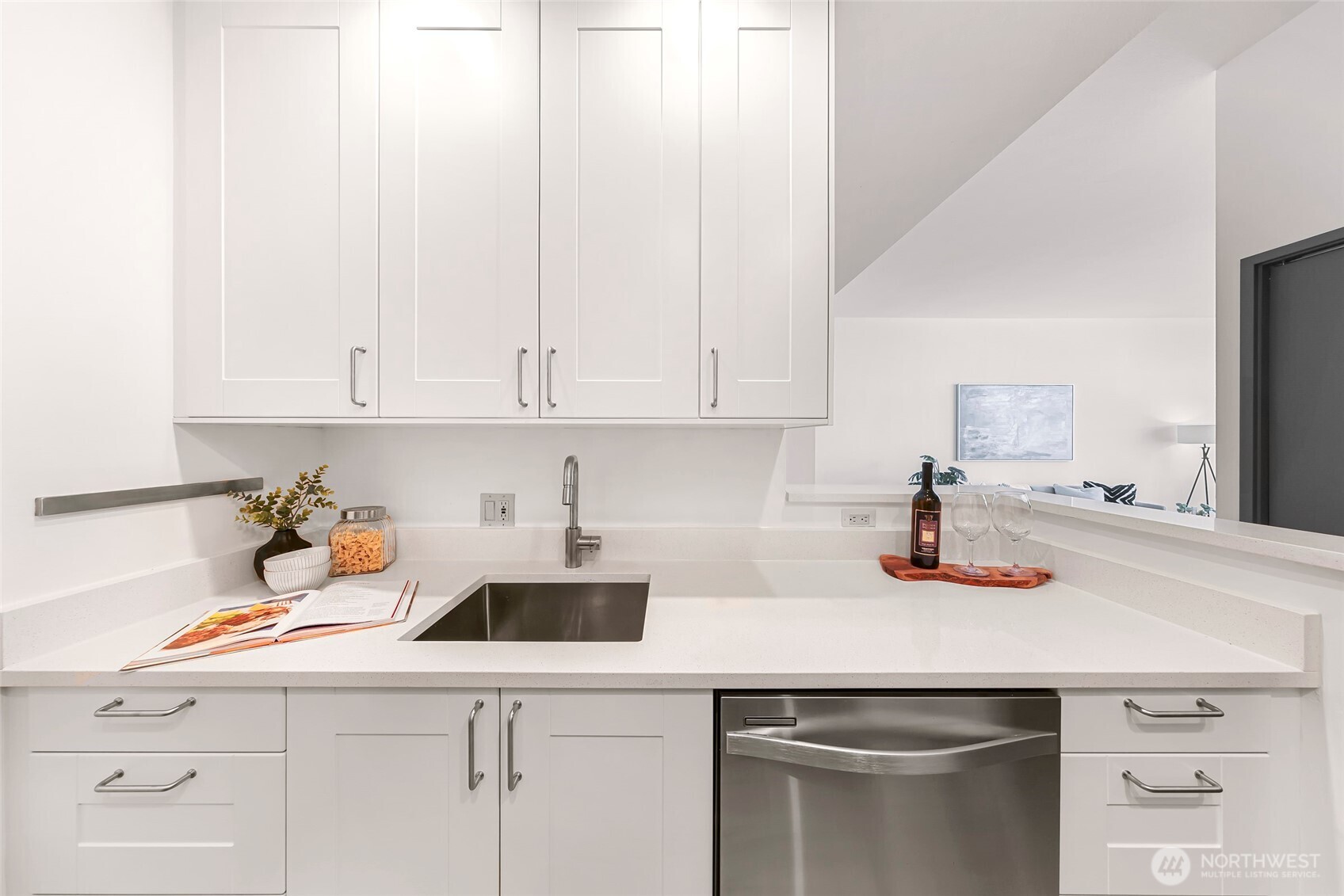 1415 2nd Avenue Unit: 2510