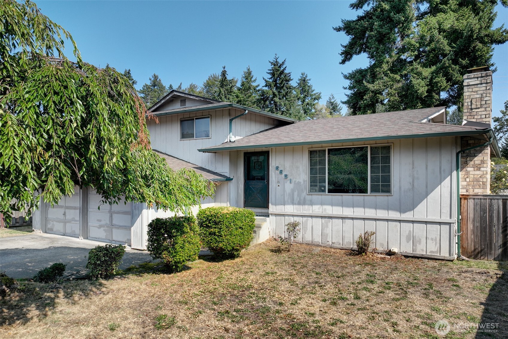 6651 E Grandview Avenue