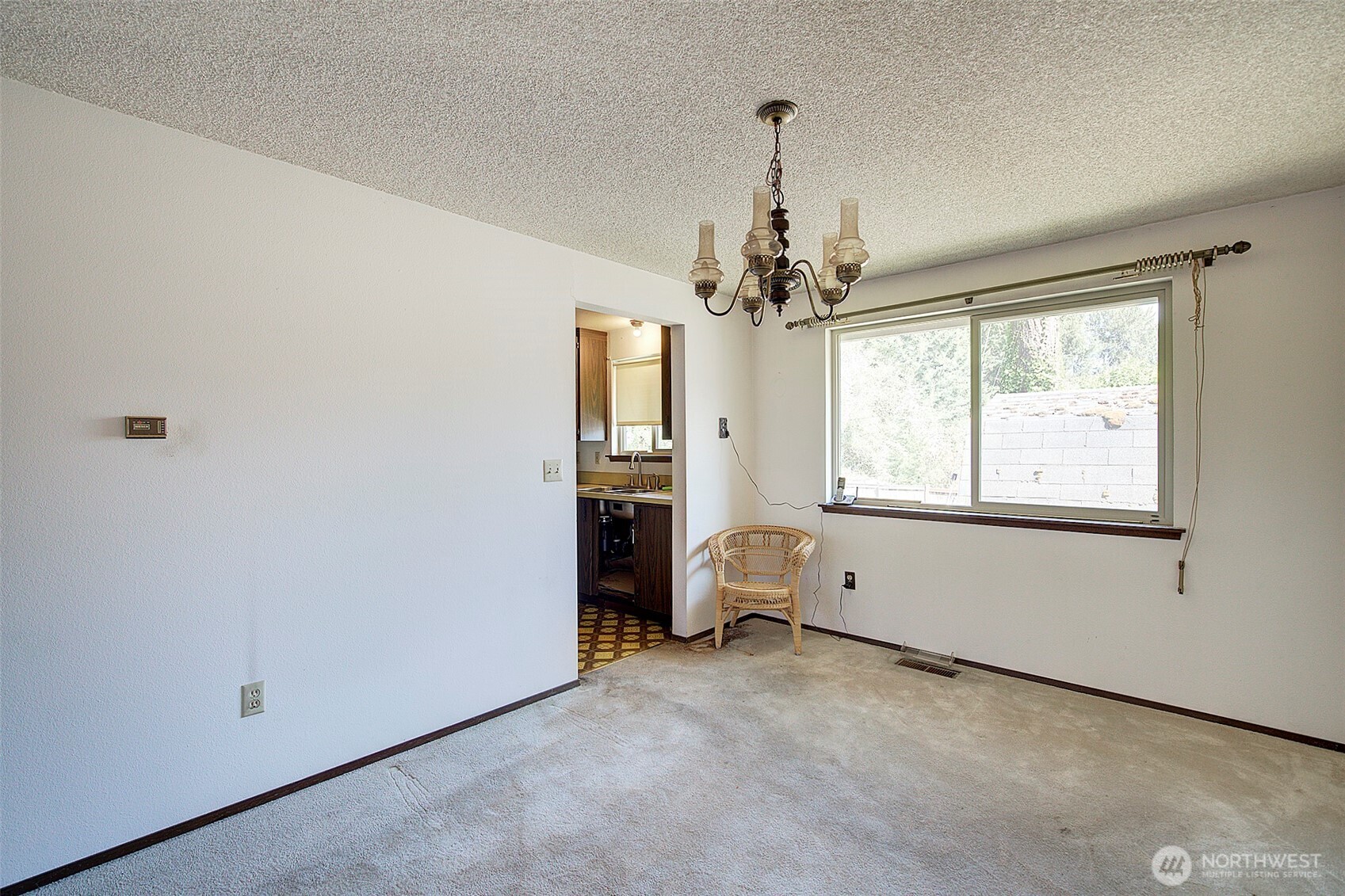 6651 E Grandview Avenue