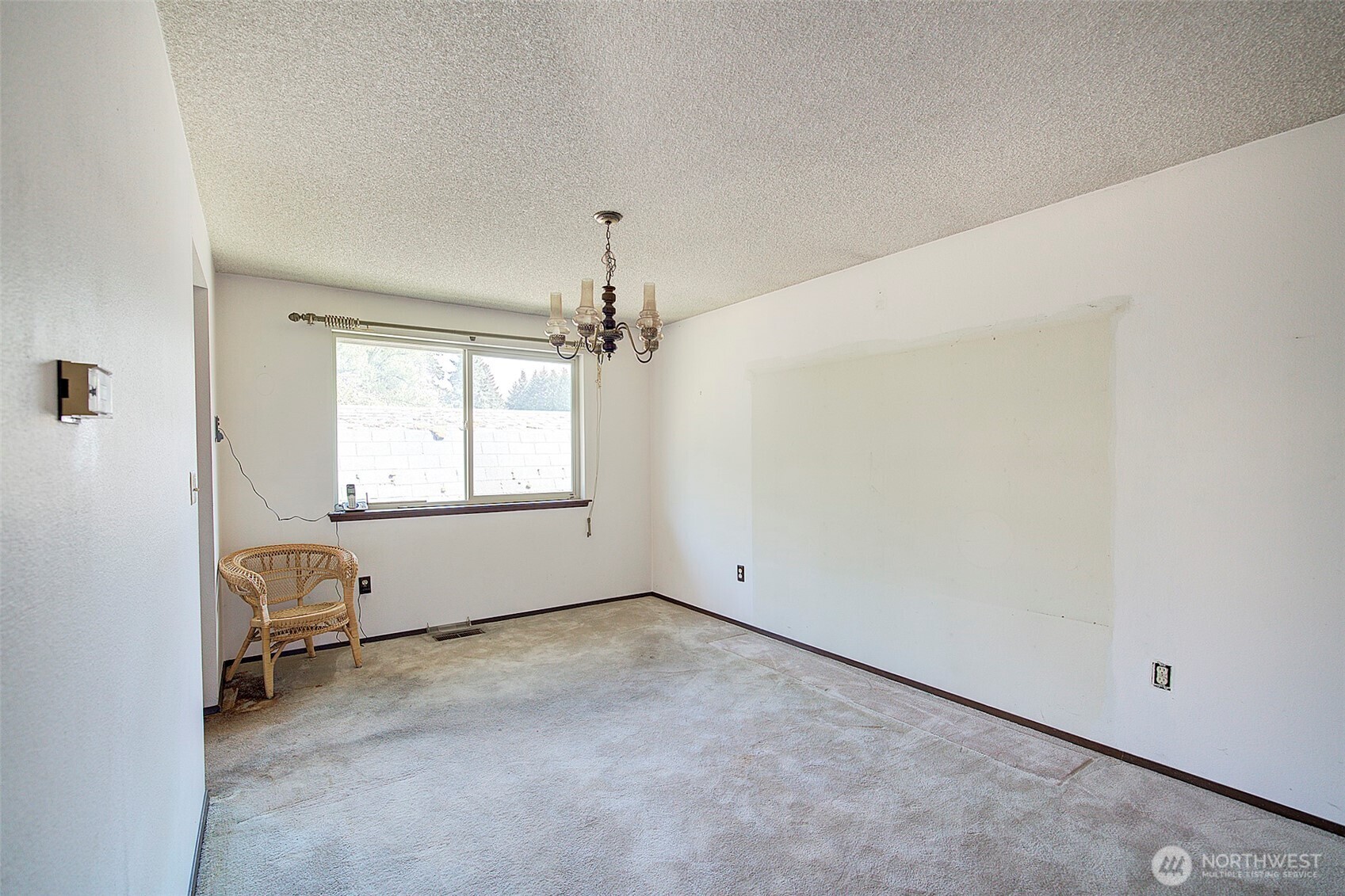 6651 E Grandview Avenue