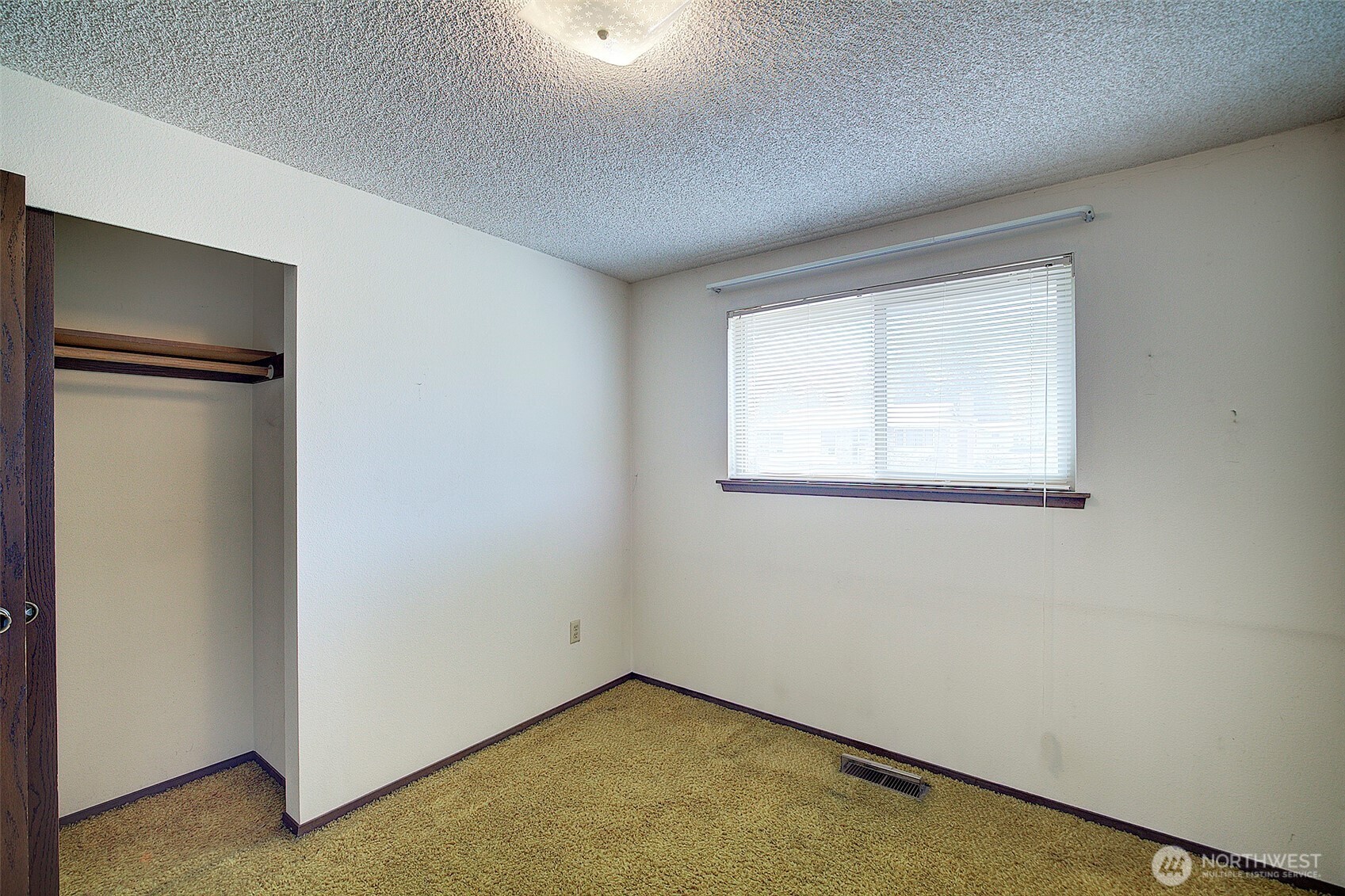 6651 E Grandview Avenue