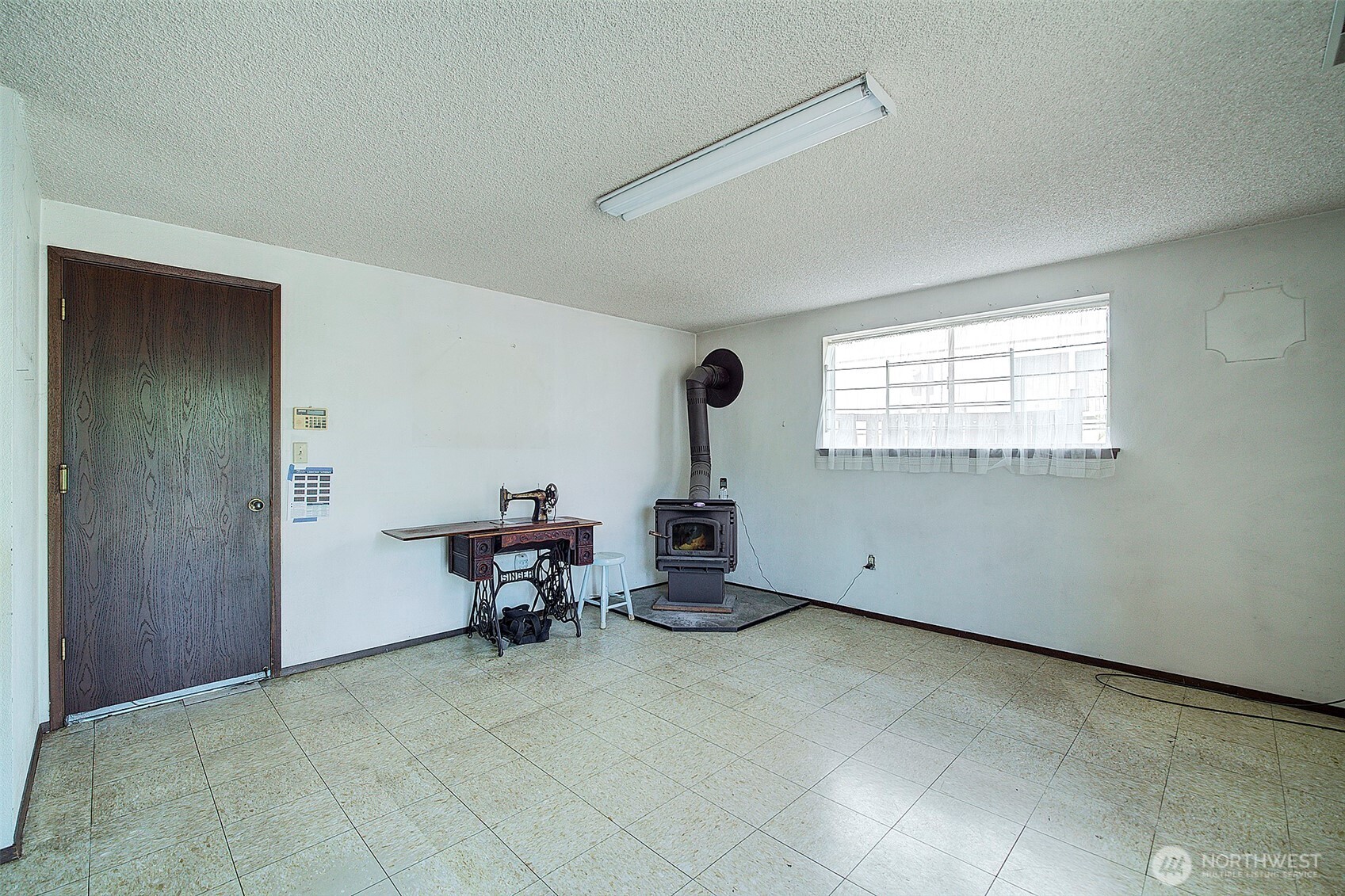 6651 E Grandview Avenue