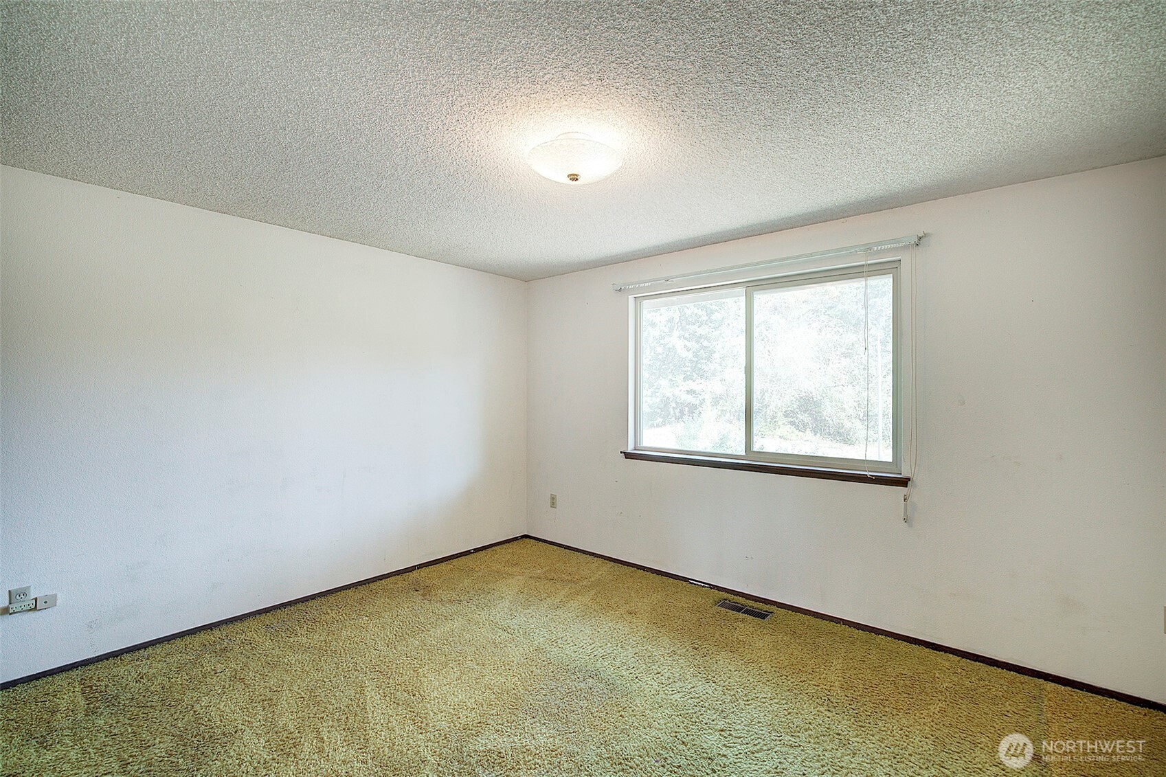 6651 E Grandview Avenue