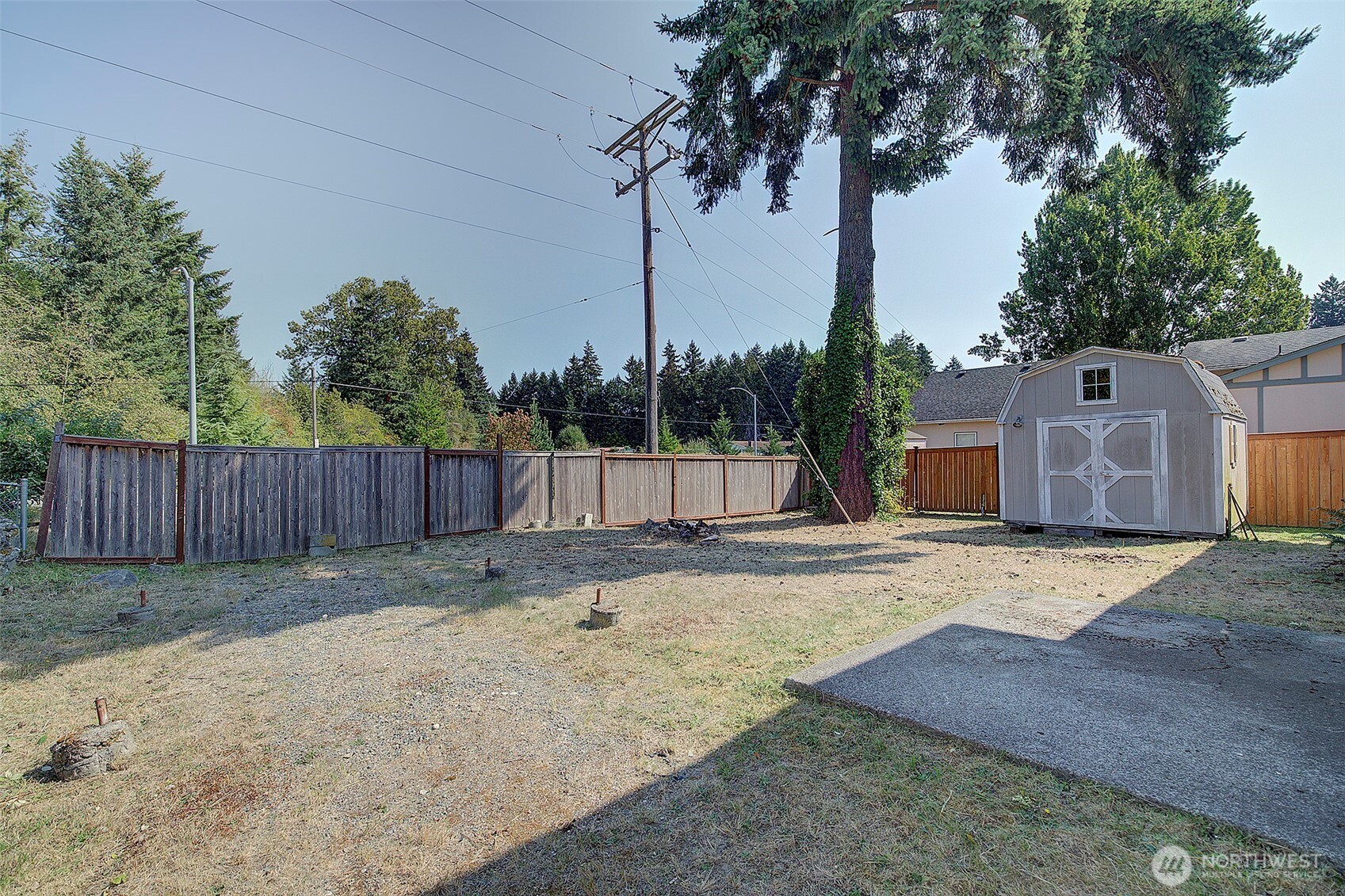 6651 E Grandview Avenue