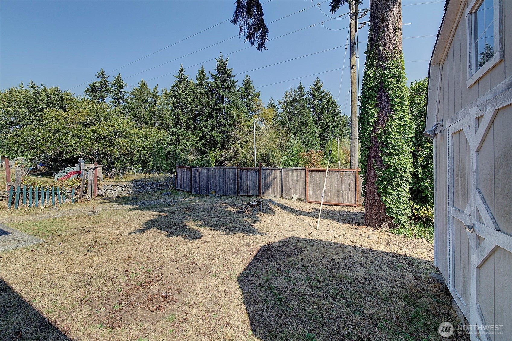 6651 E Grandview Avenue