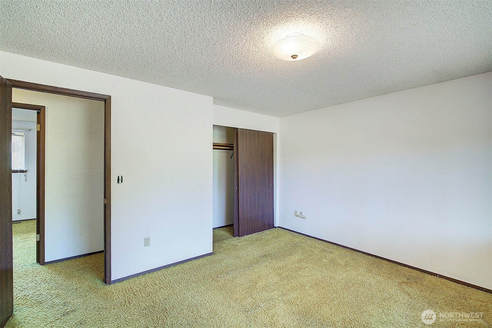 6651 E Grandview Avenue