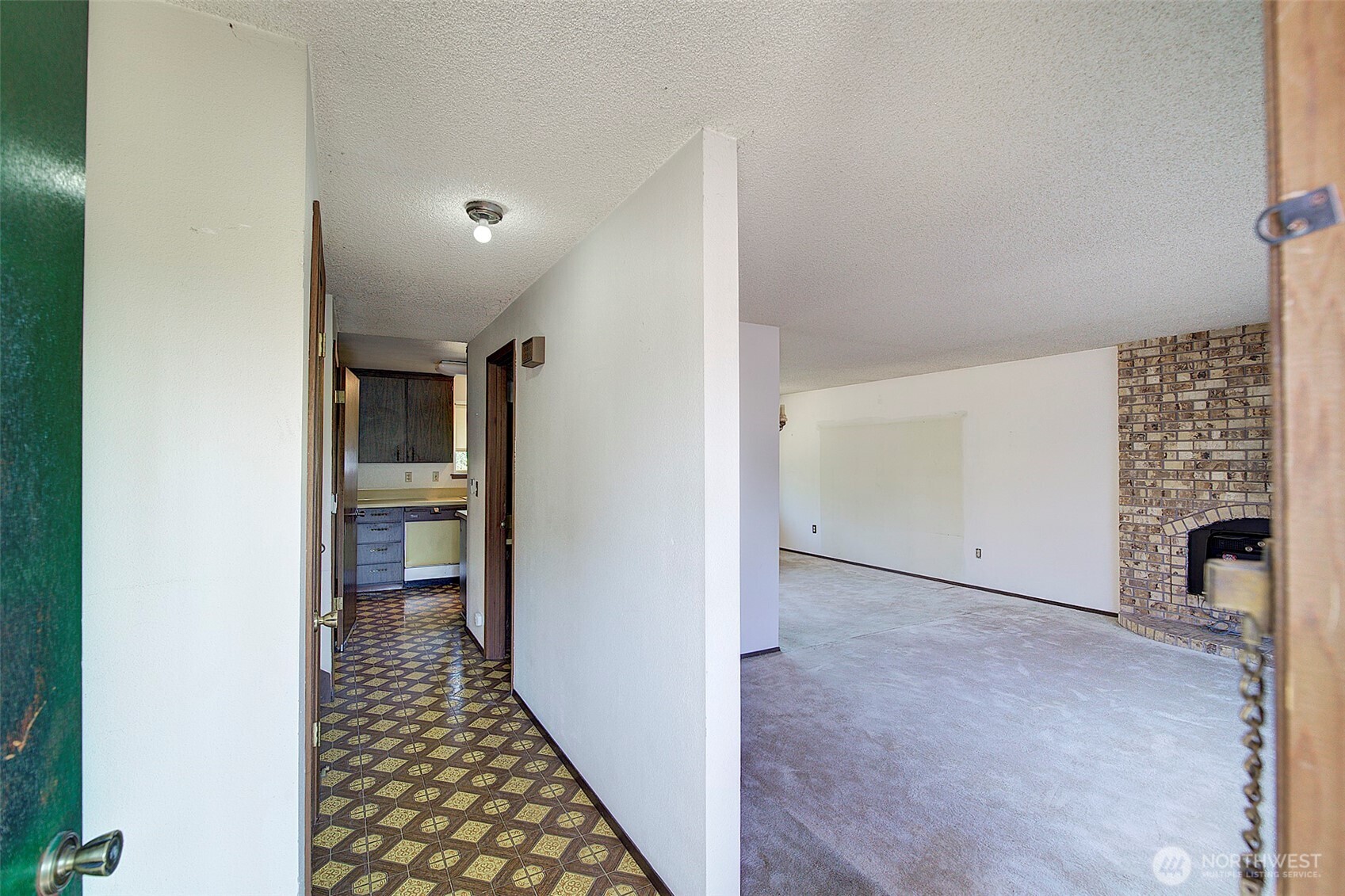 6651 E Grandview Avenue