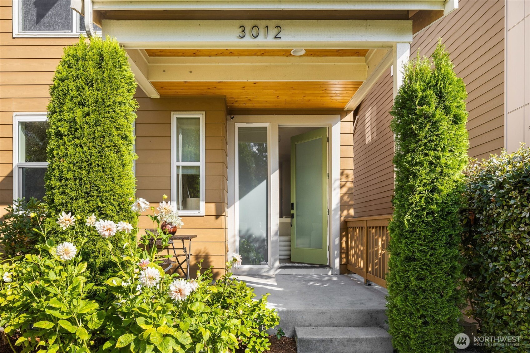 3012 SW Holly Street