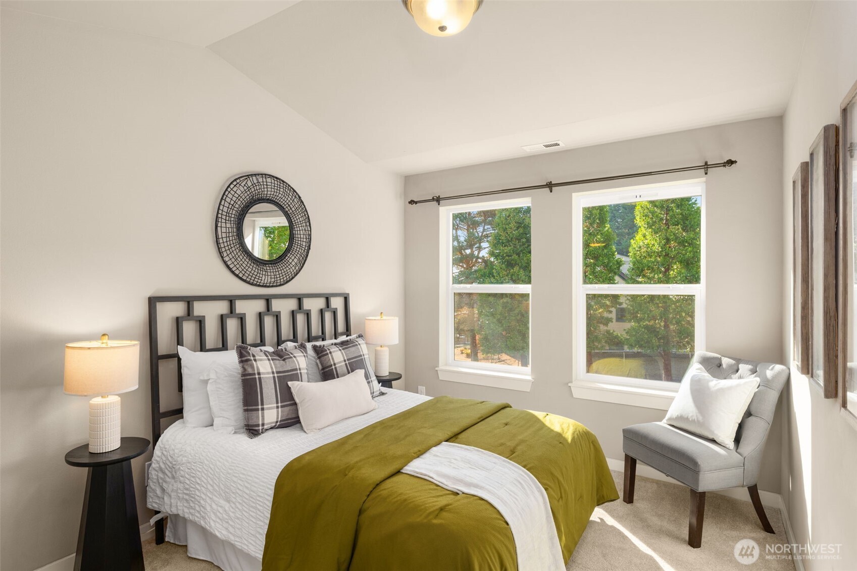 3012 SW Holly Street