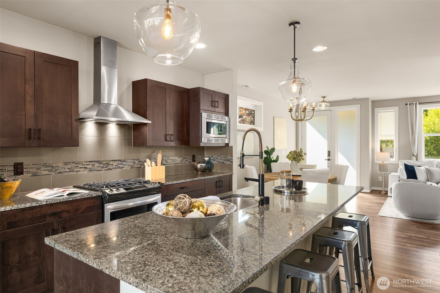 3012 SW Holly Street