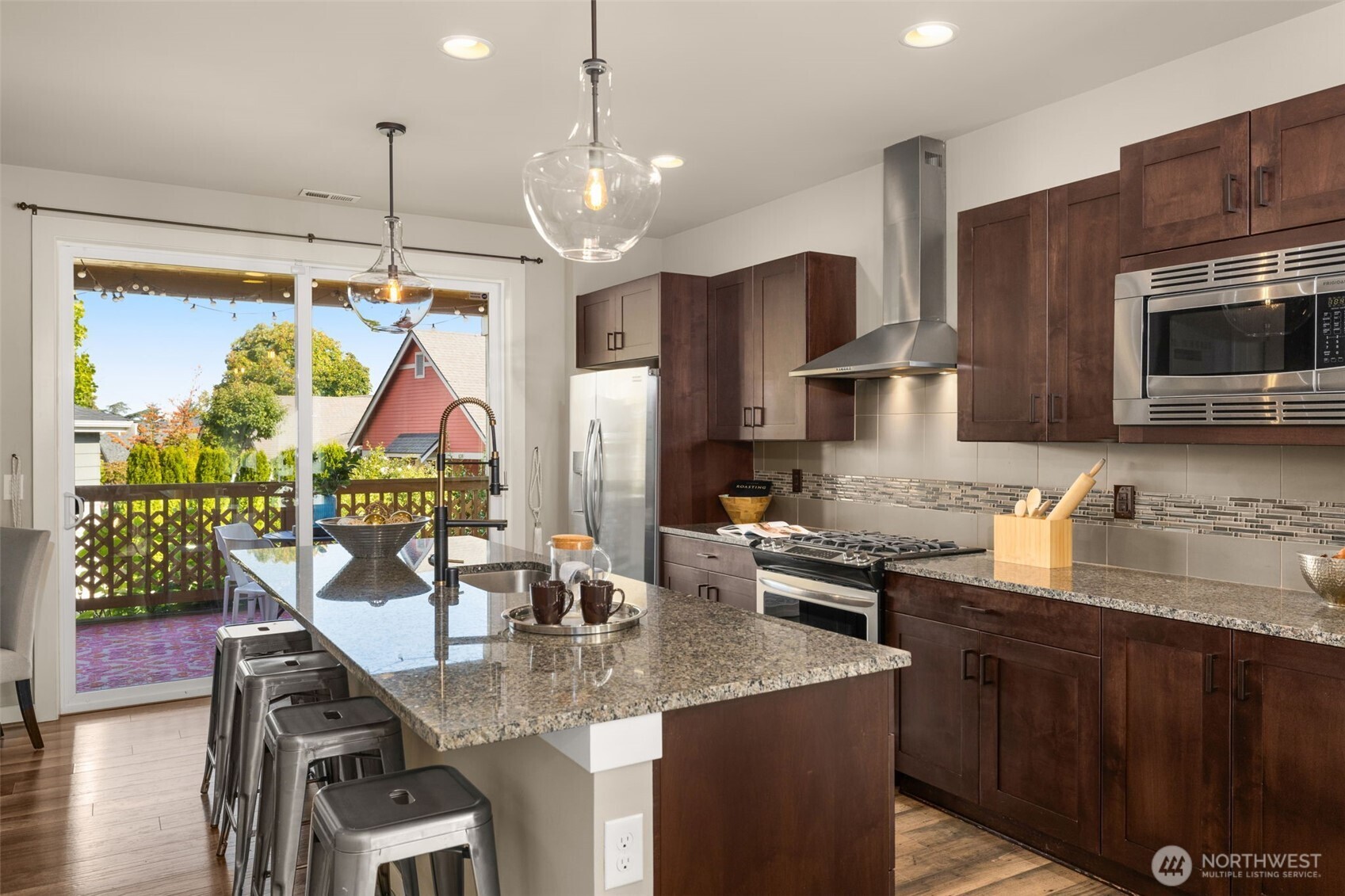 3012 SW Holly Street