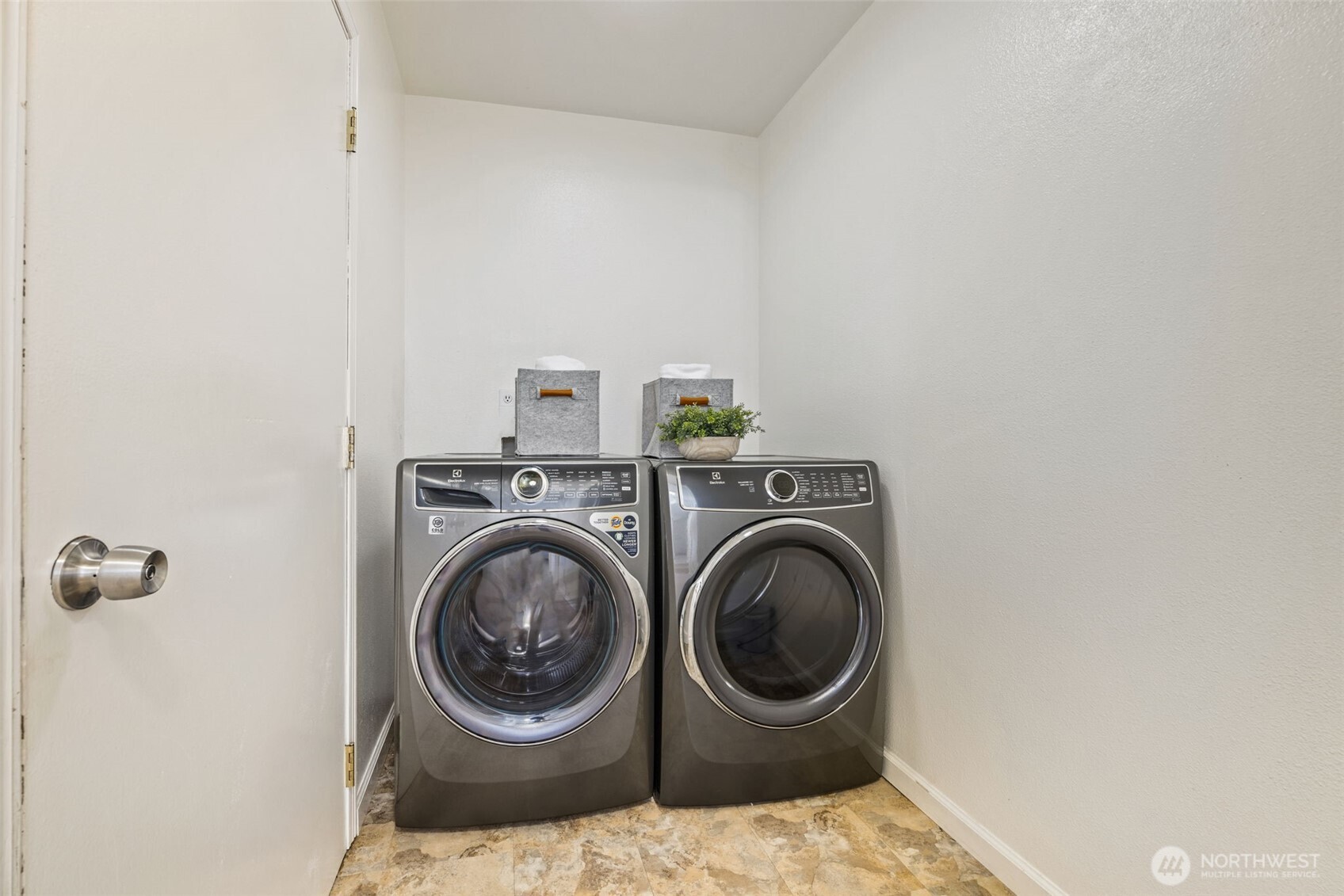 10332 Midvale Avenue N