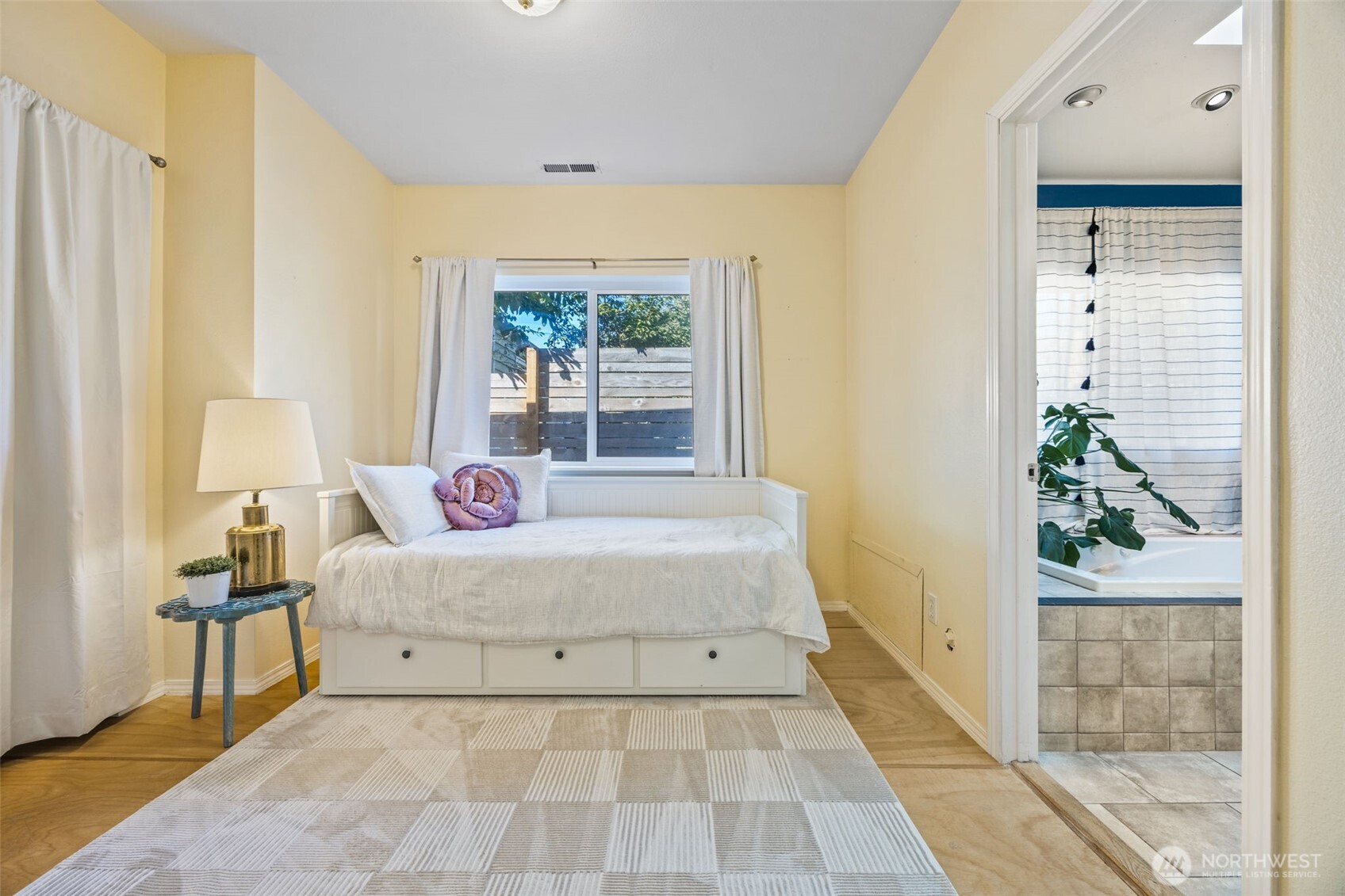 10332 Midvale Avenue N