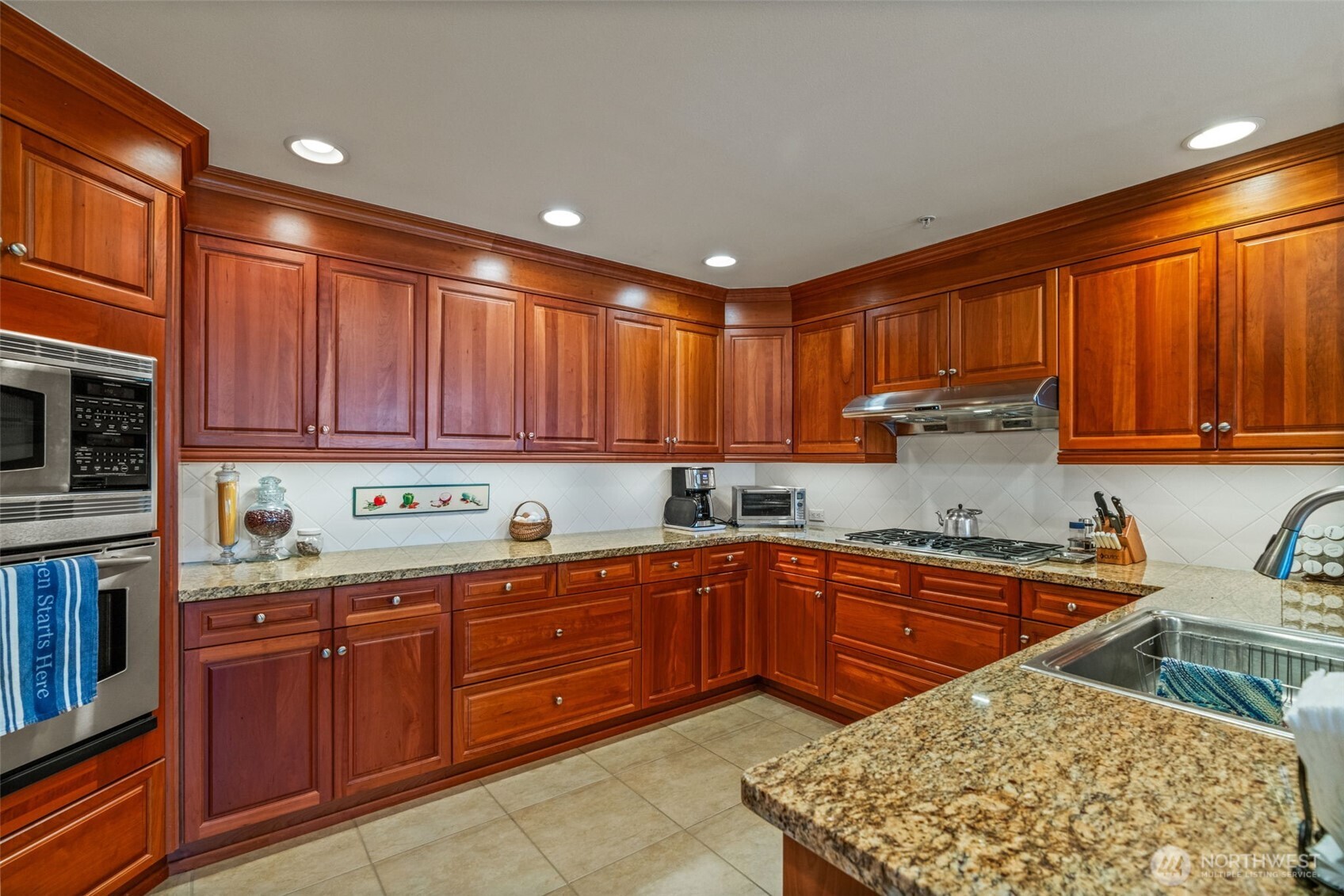 530 Dayton Street Unit: 201