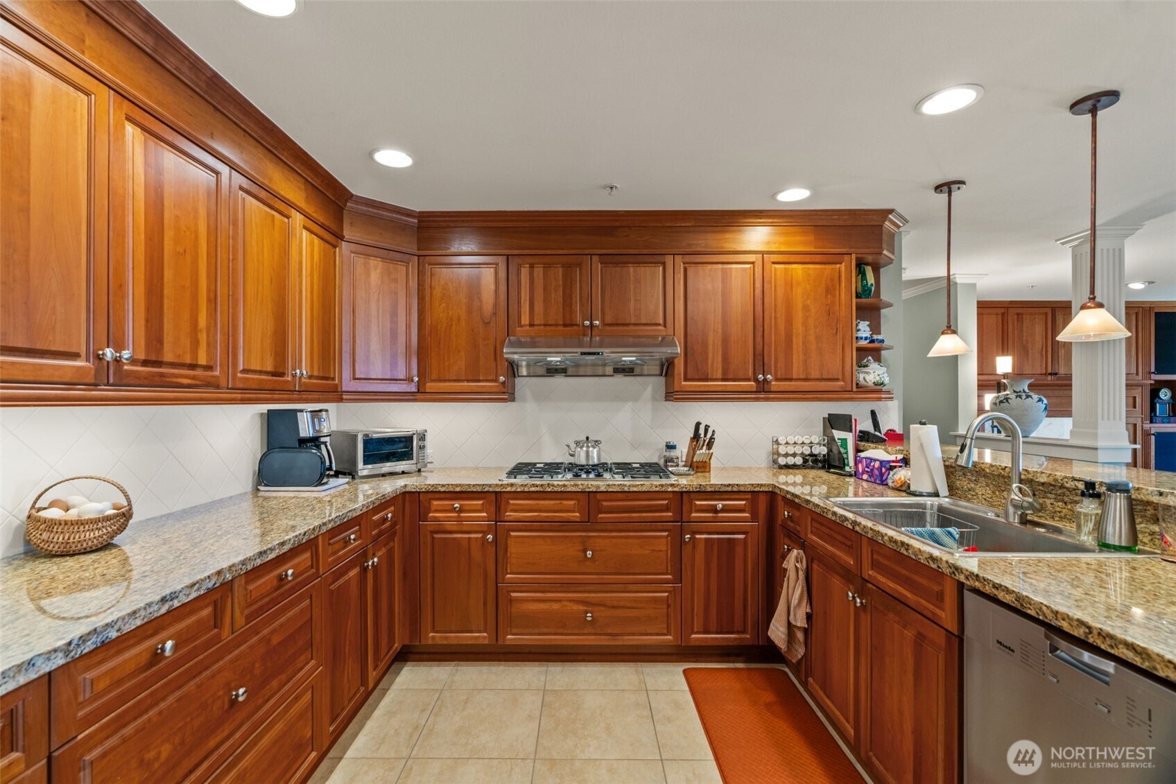 530 Dayton Street Unit: 201