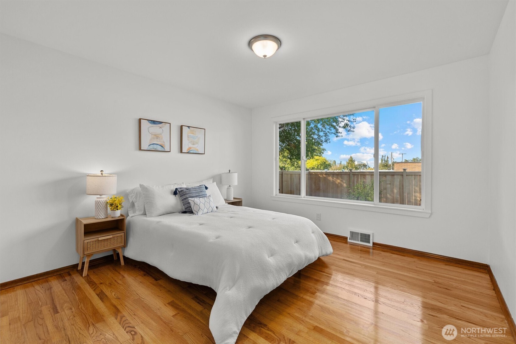 2332 S Juneau Street