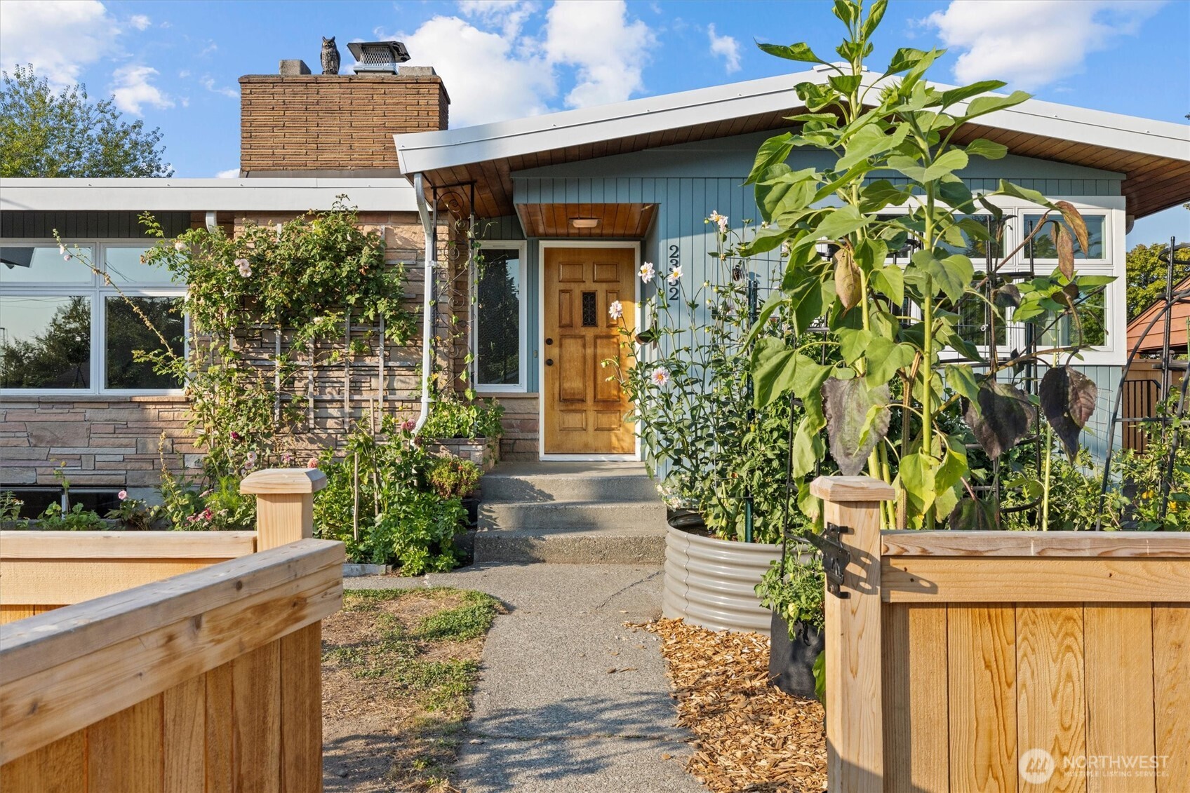 2332 S Juneau Street