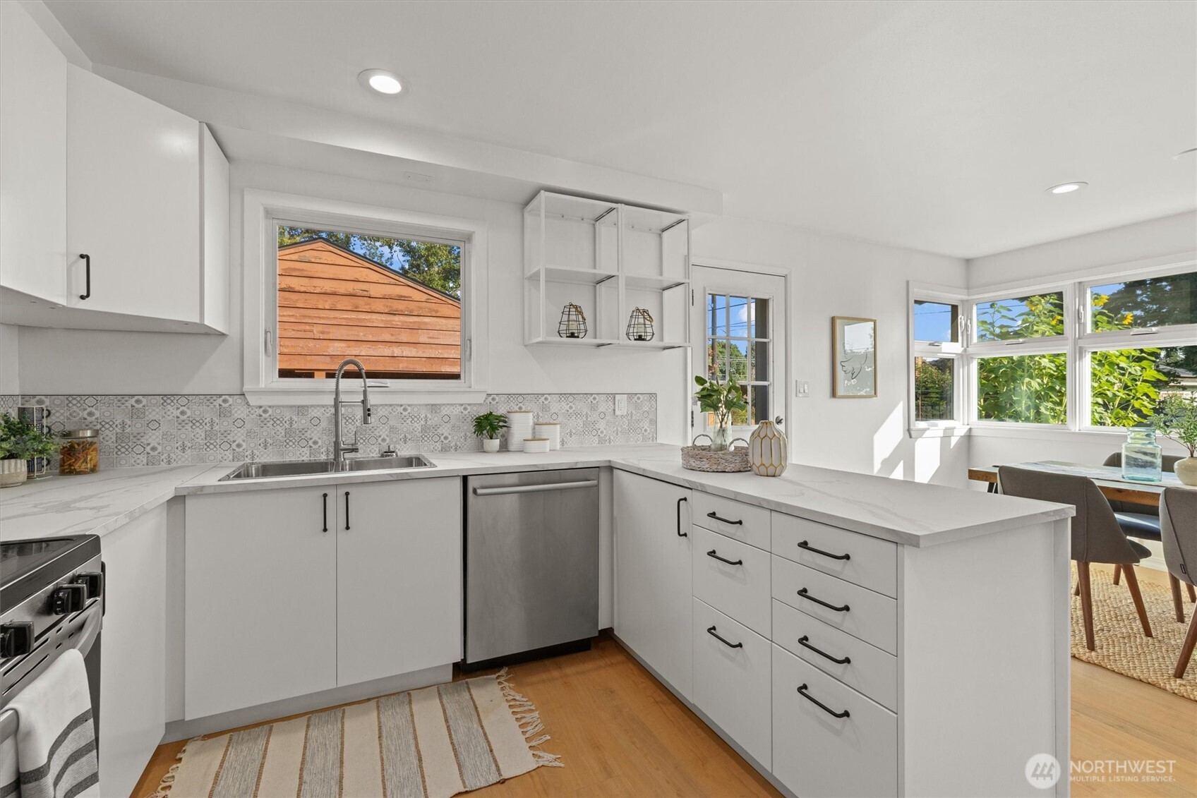 2332 S Juneau Street