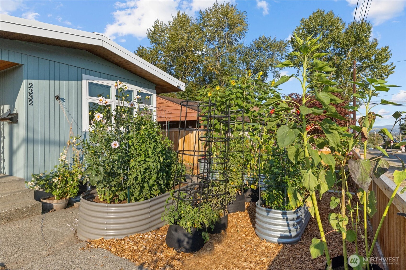 2332 S Juneau Street