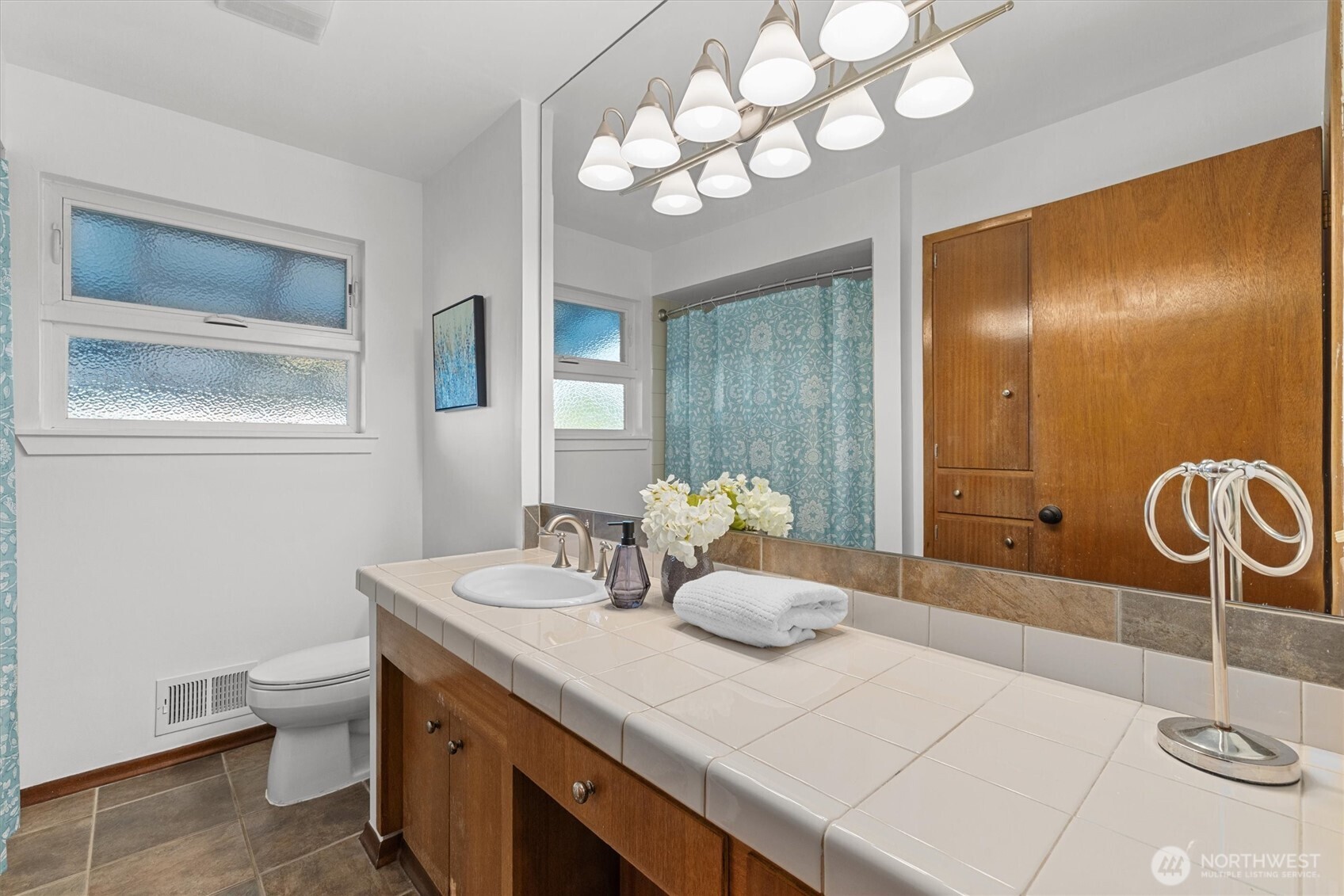 2332 S Juneau Street