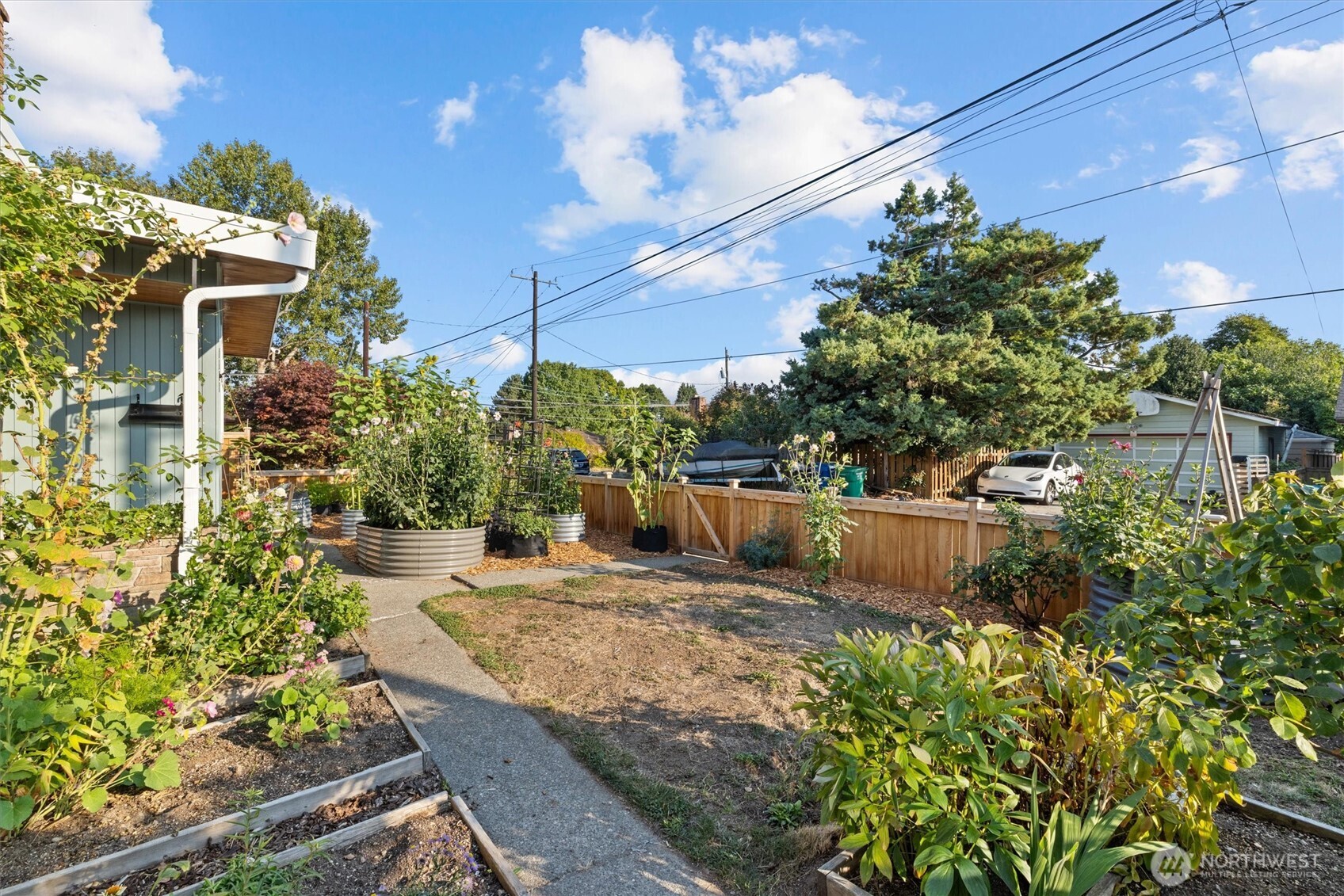 2332 S Juneau Street