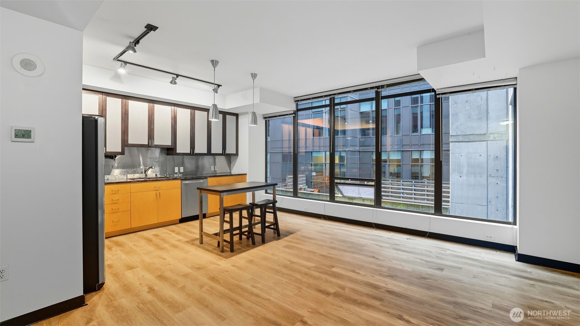 2716 Elliott Avenue Unit: 404