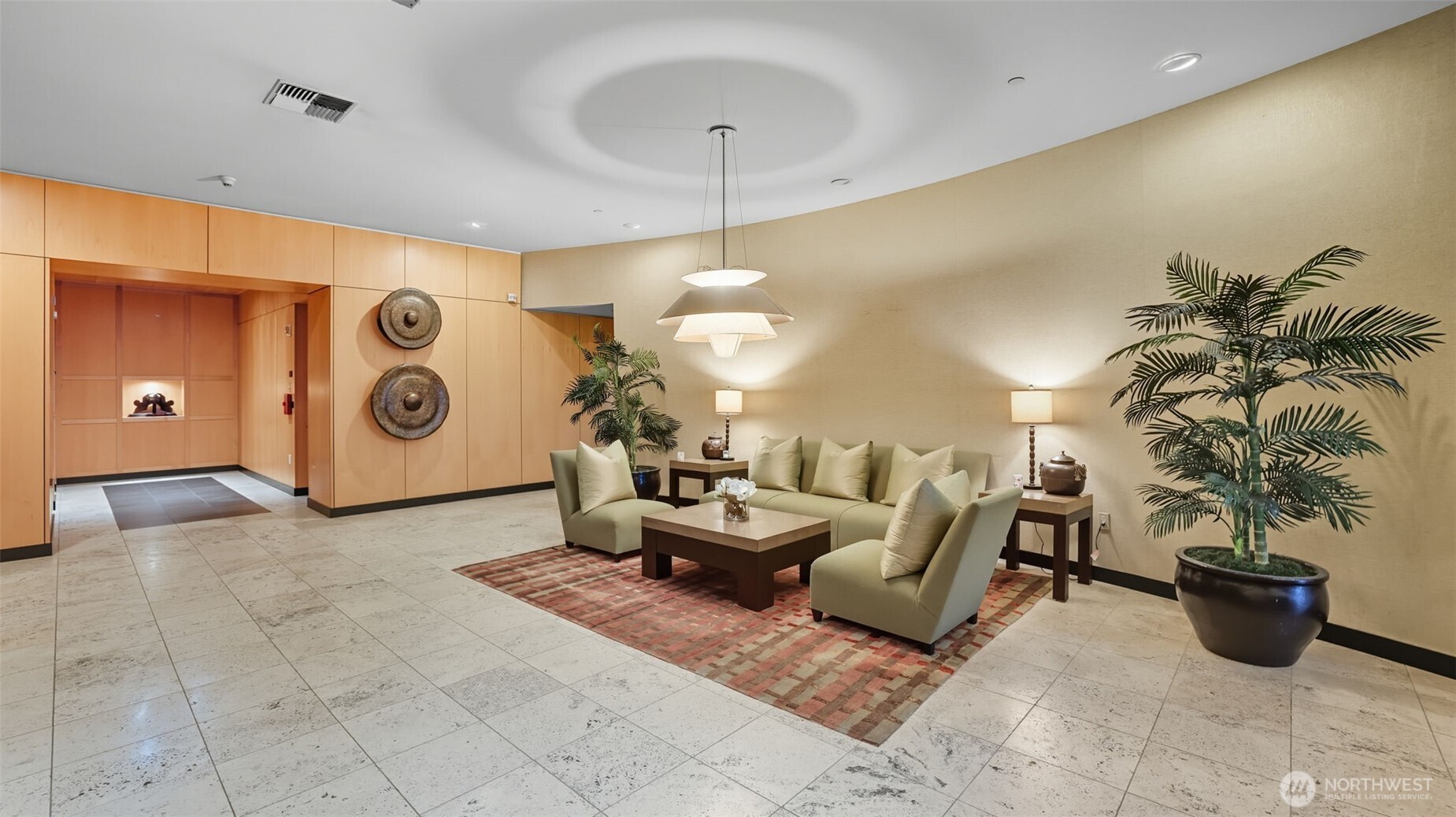 2716 Elliott Avenue Unit: 404