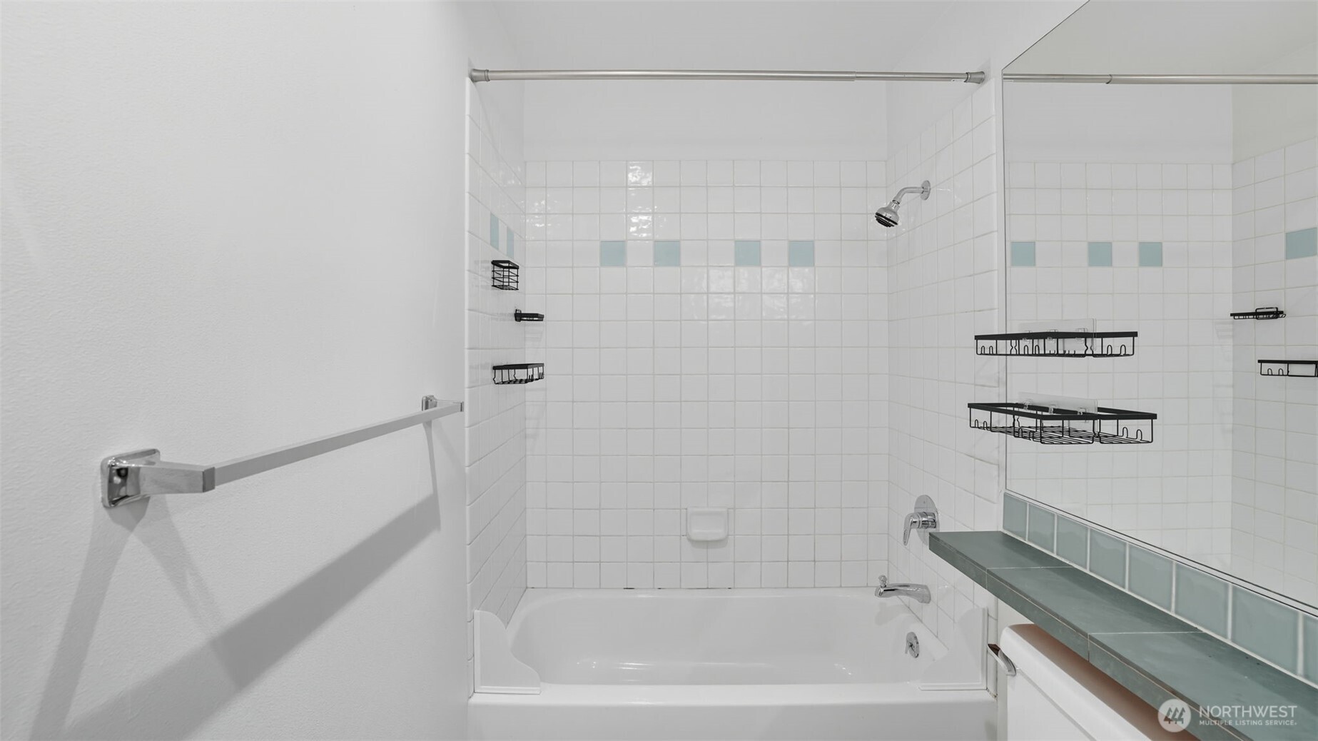 2716 Elliott Avenue Unit: 404