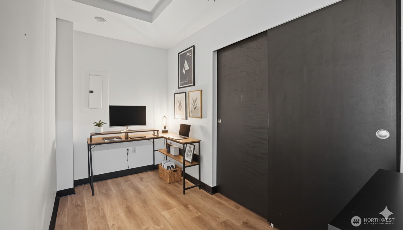 2716 Elliott Avenue Unit: 404