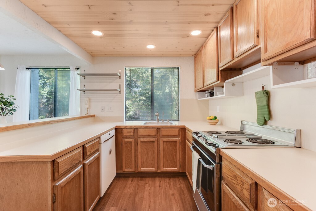 1200 6th Avenue N Unit: 6