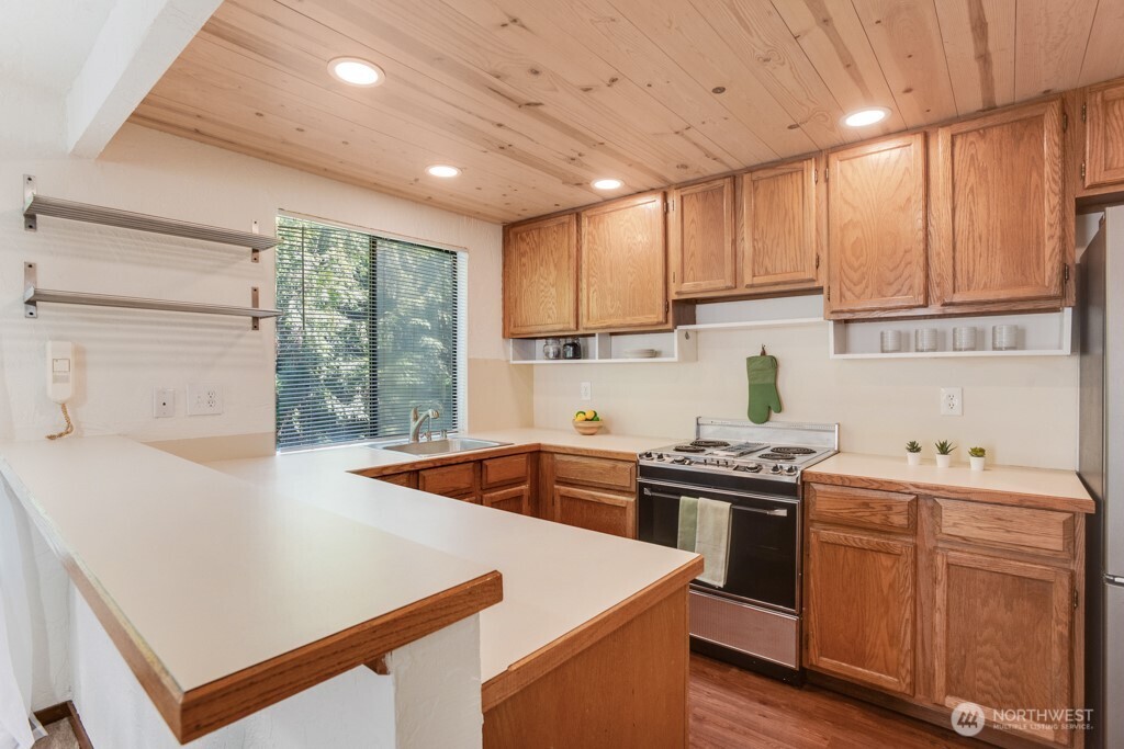 1200 6th Avenue N Unit: 6