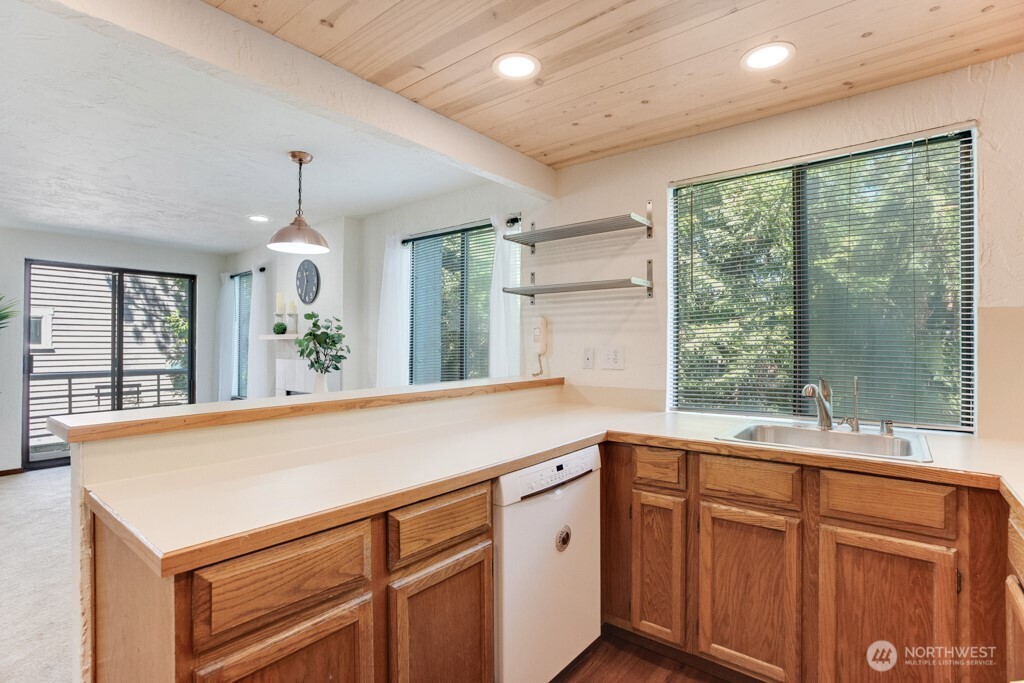 1200 6th Avenue N Unit: 6